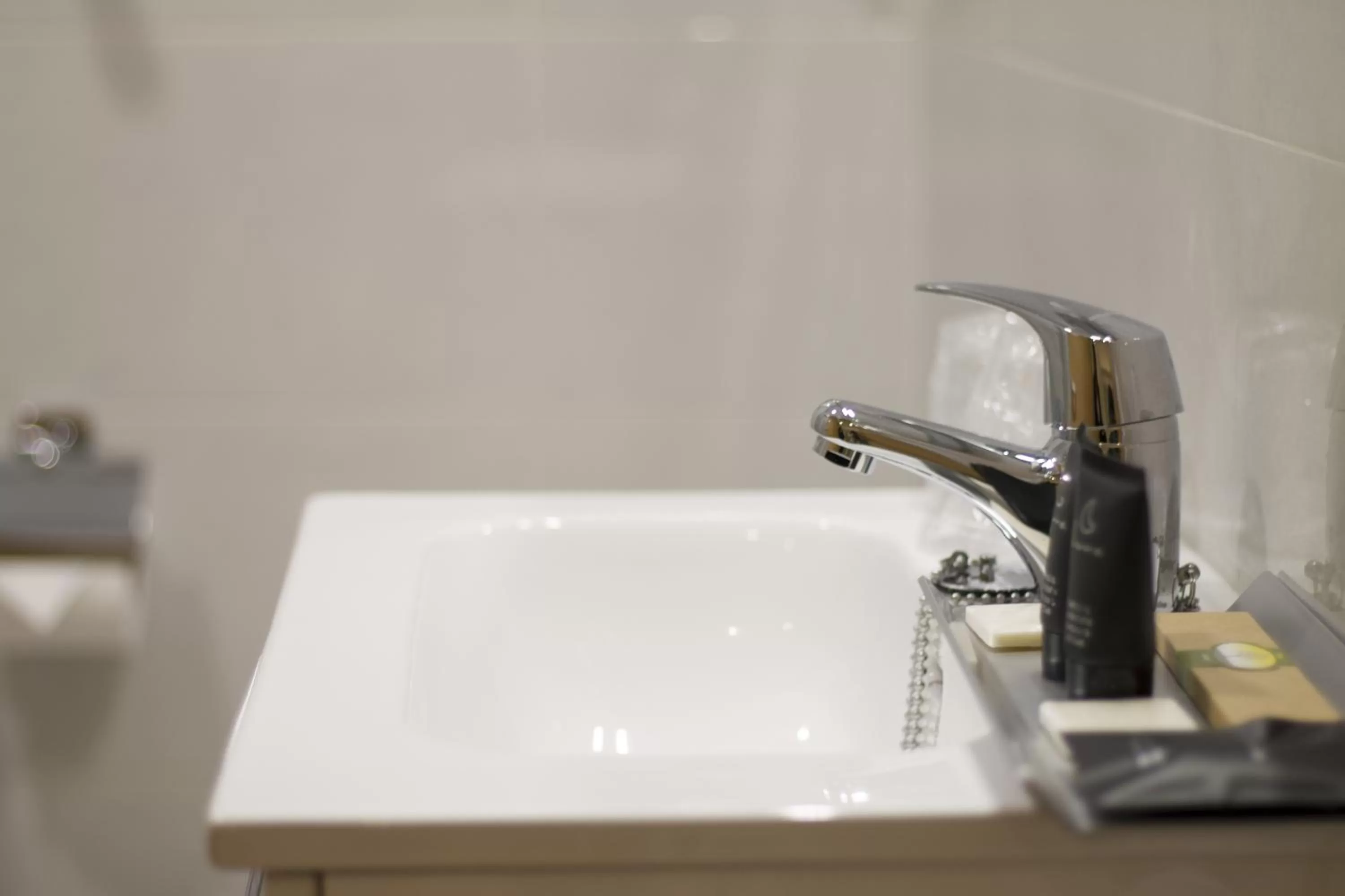 Bathroom in Hotel Infante Antequera