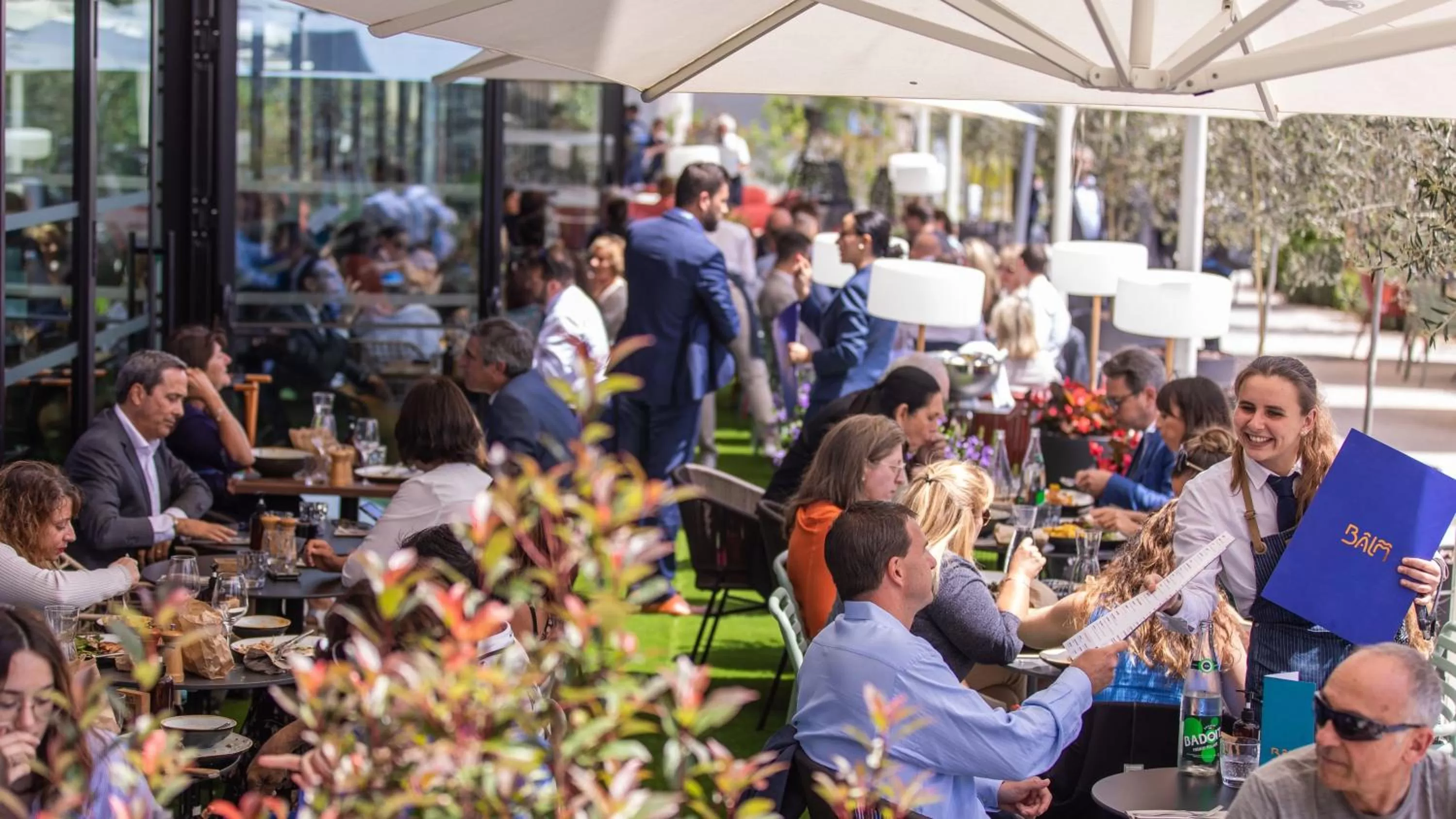 Restaurant/places to eat in Crowne Plaza - Nice - Grand Arenas by IHG