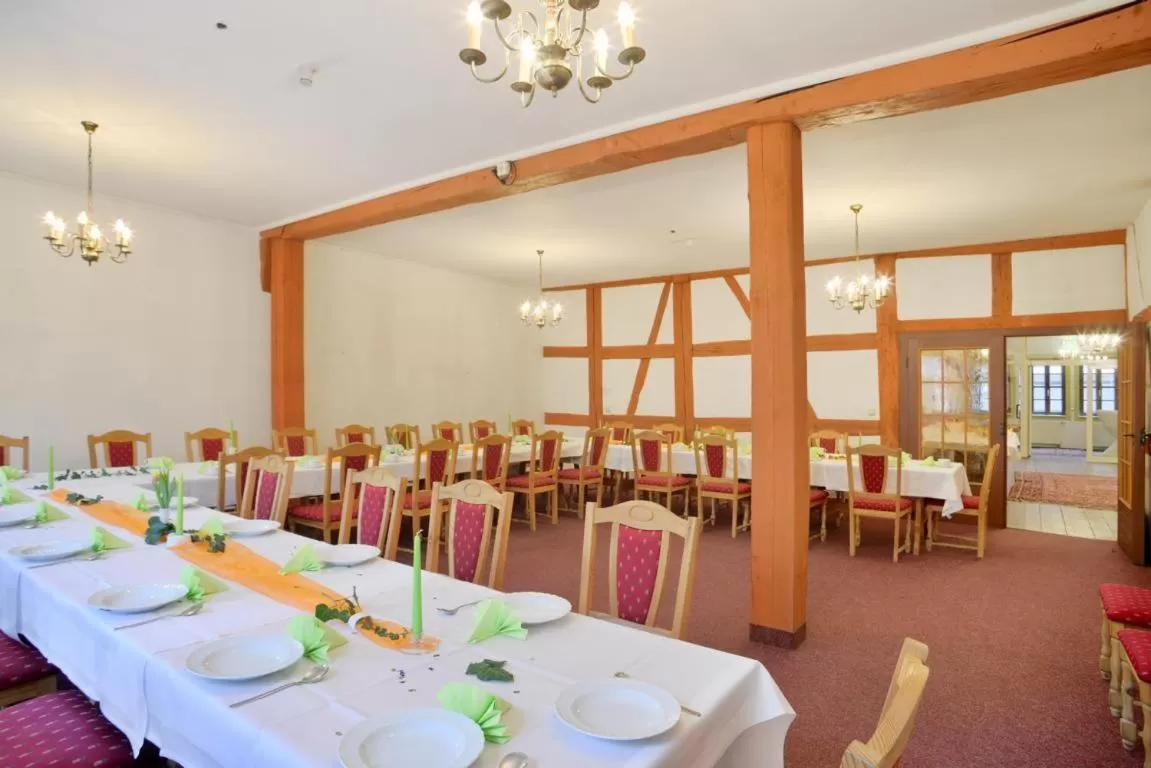 Restaurant/places to eat in Grünes Tor