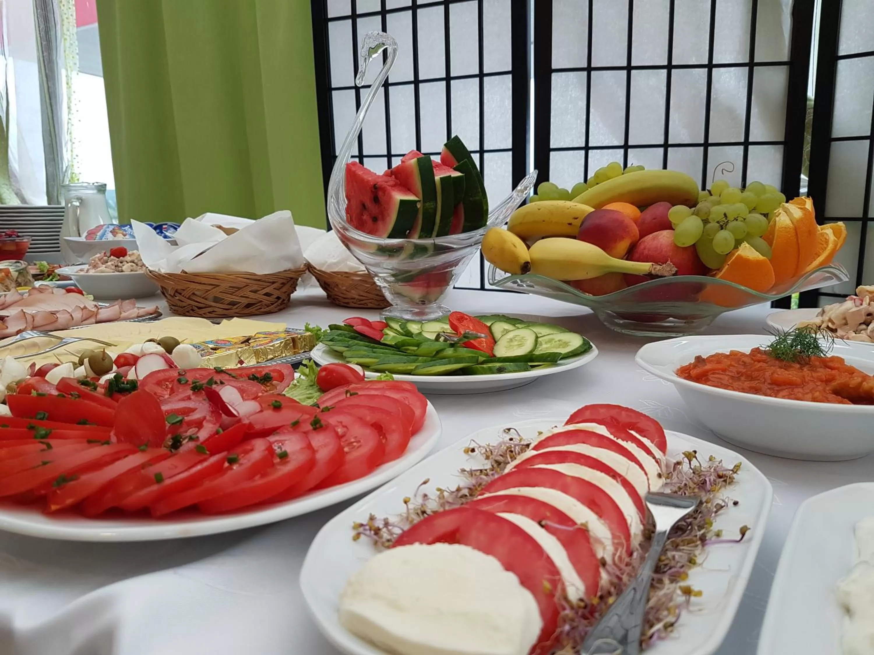 Buffet breakfast in Pokoje Bakos Radocza