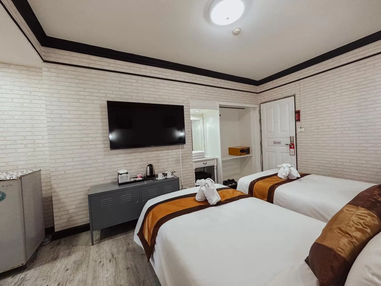 Bed in Hotel De Khuvieng