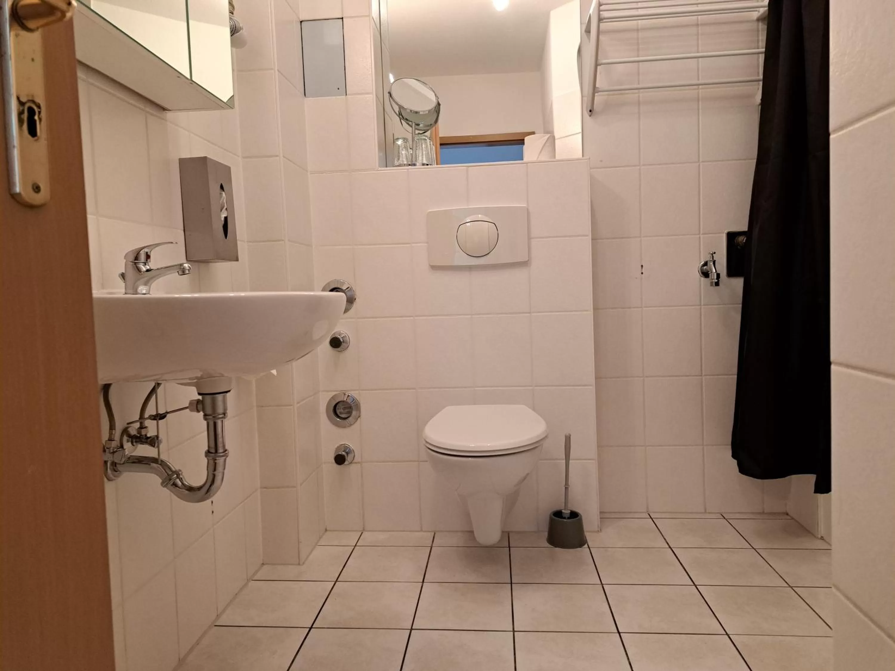 Bathroom in Apartment-Hotel Schillerplatz