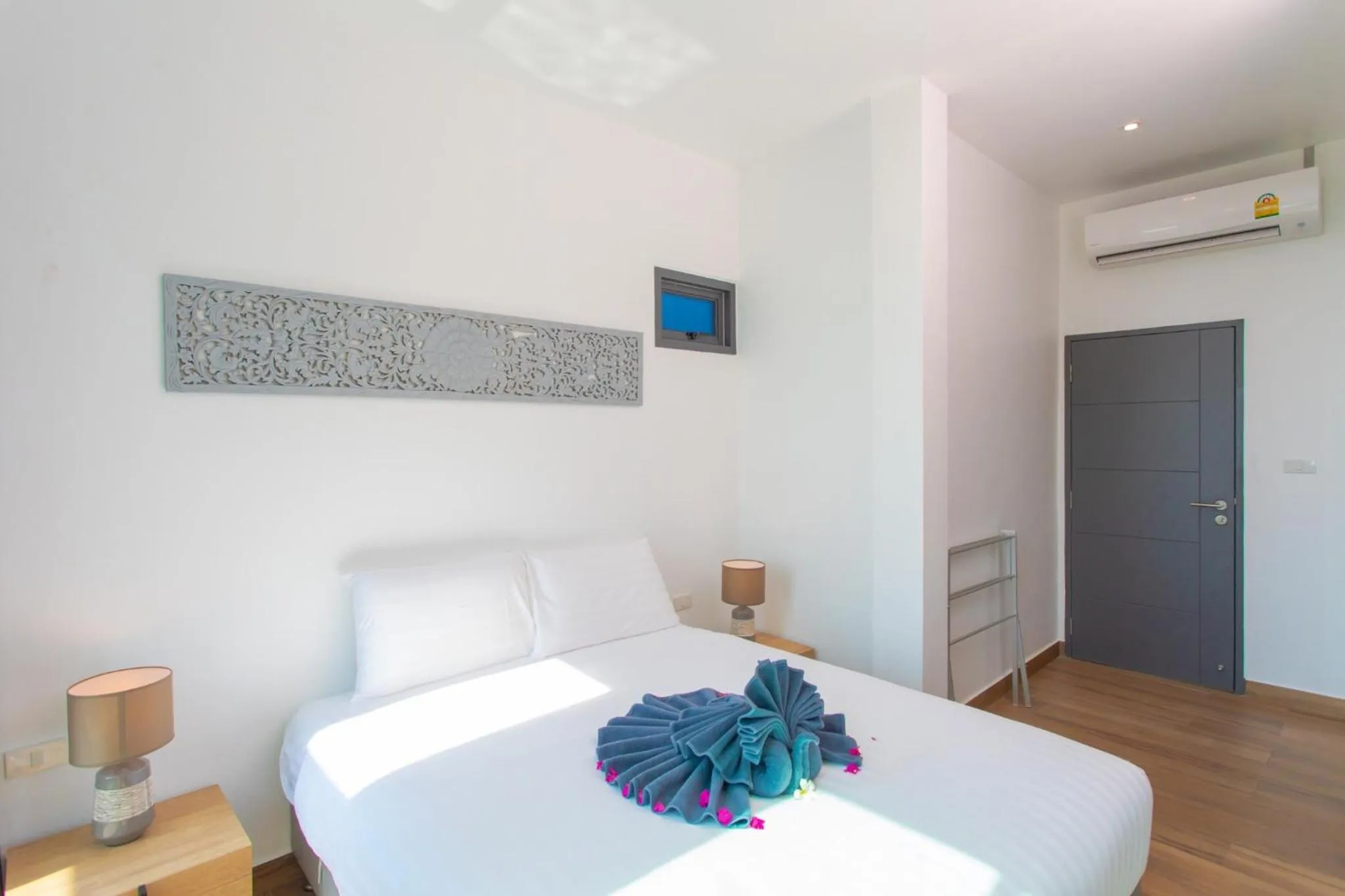 Bedroom, Bed in Baan Saint-Tropez Seaview Villas Kata Beach