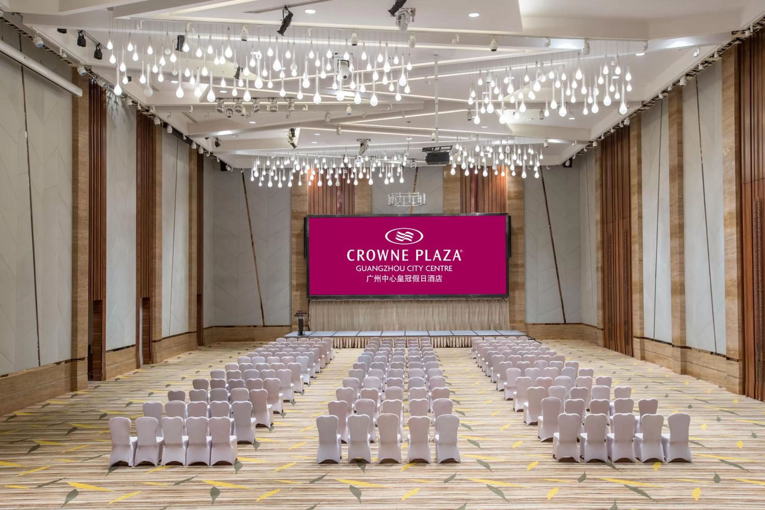 Meeting/conference room in Crowne Plaza Guangzhou City Centre by IHG
