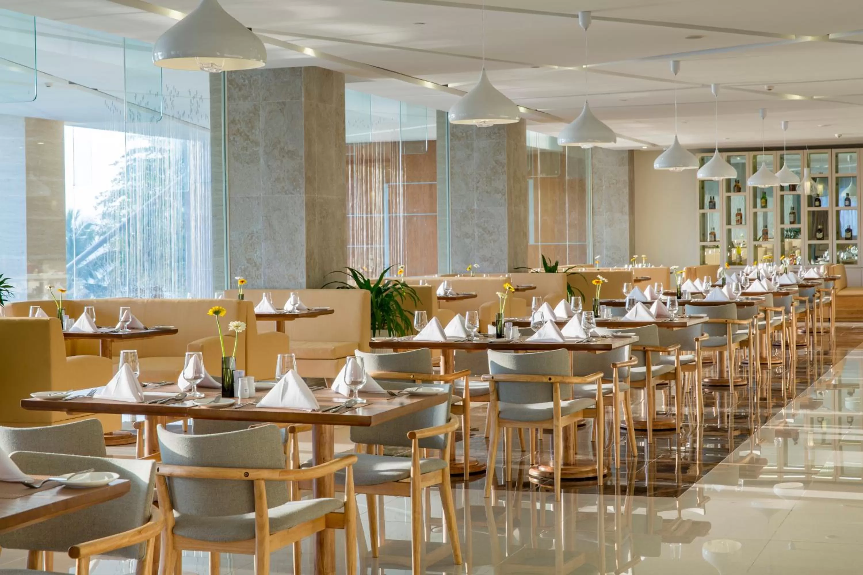 Restaurant/places to eat in Diamond Bay Hotel