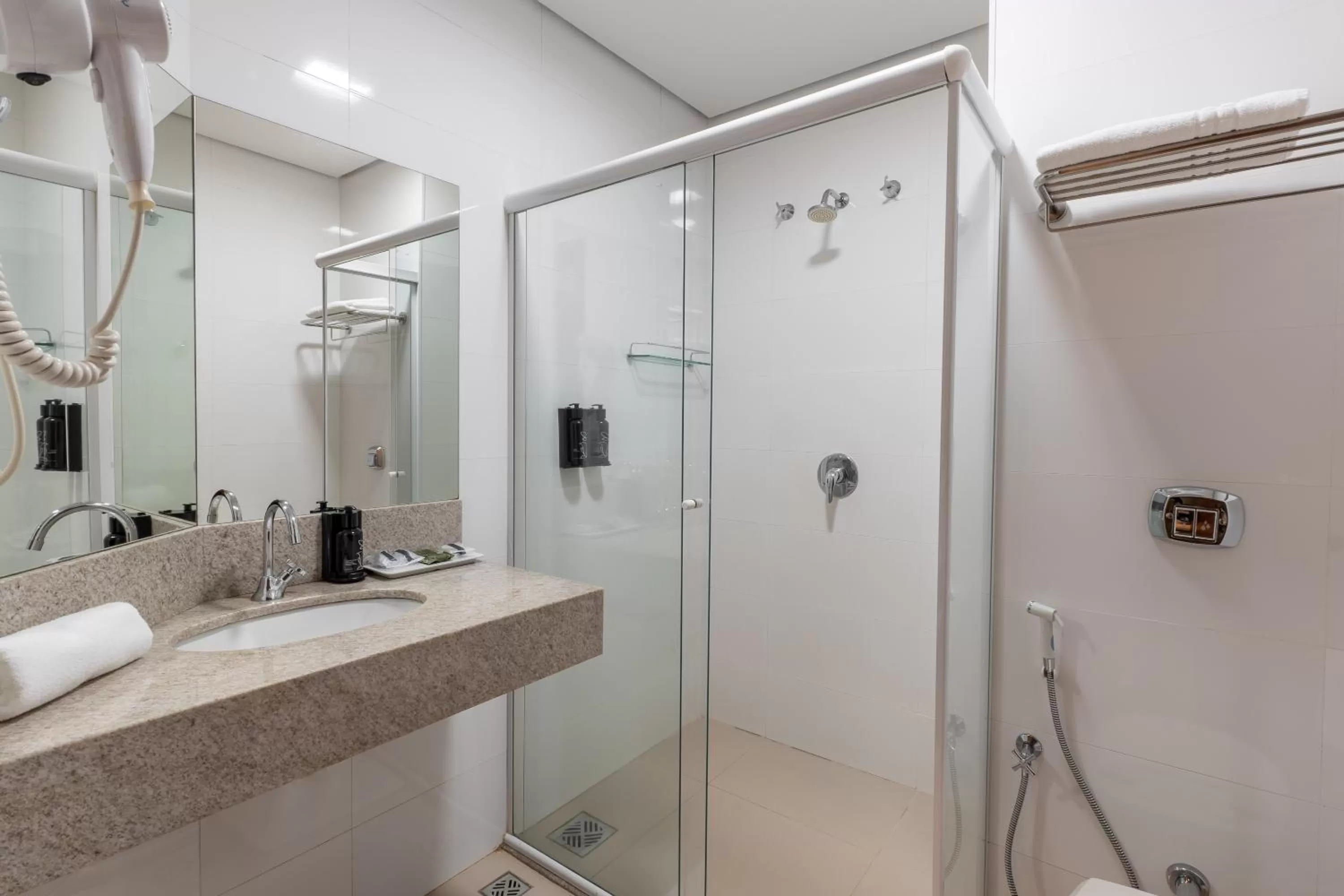 Bathroom in Ucayali Hotel