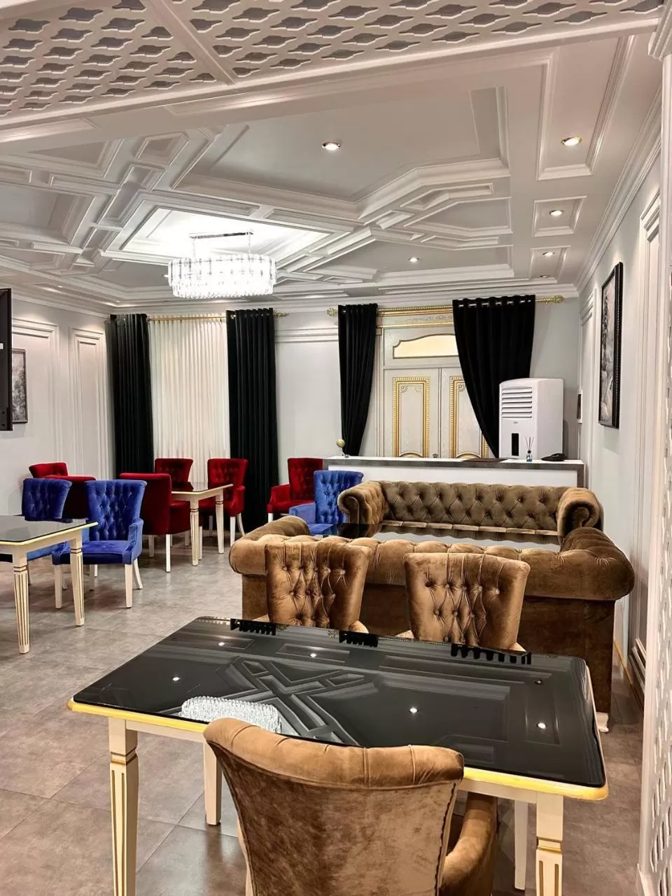 Restaurant/places to eat in Suleyman hotel