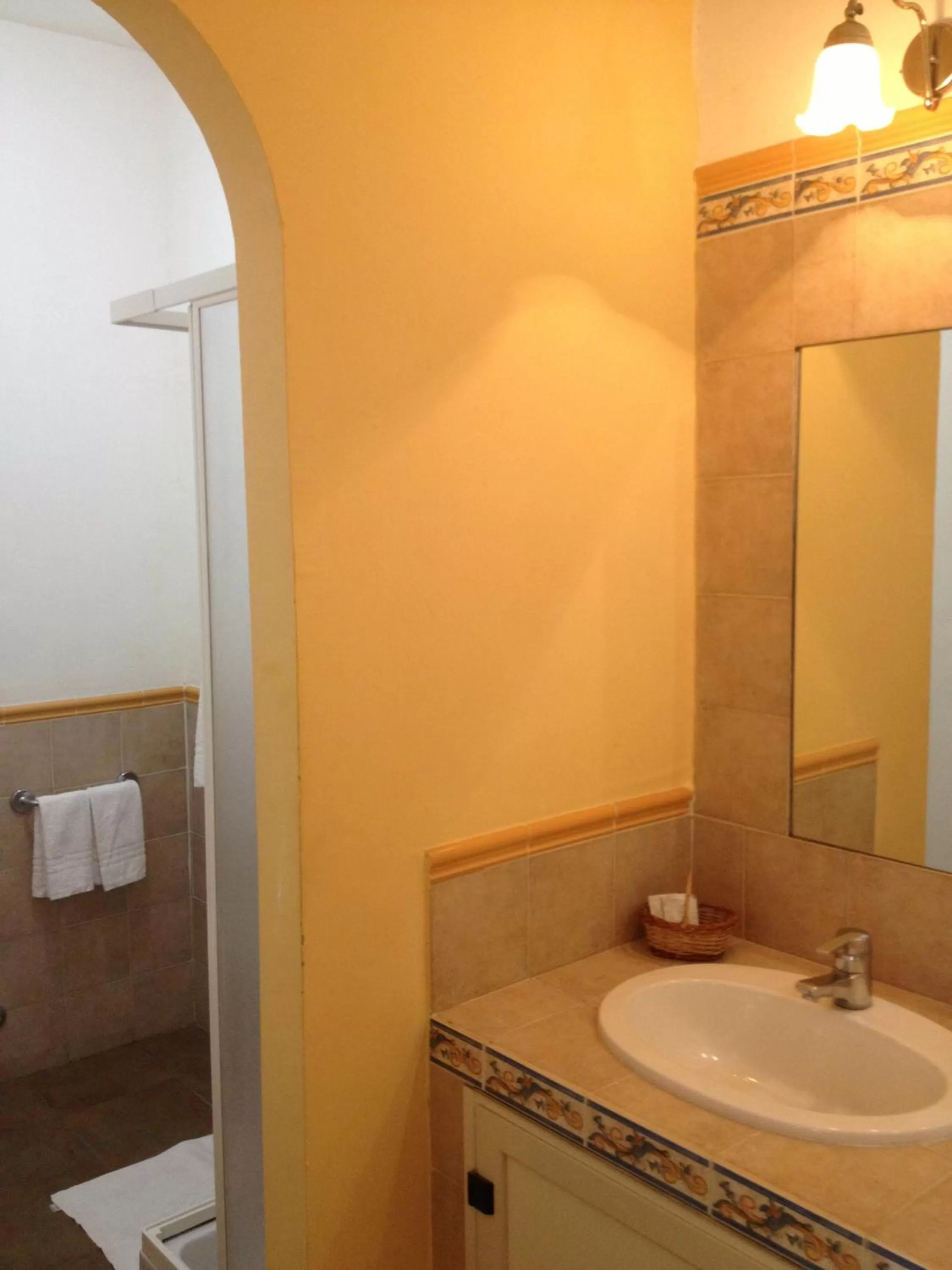 Bathroom in Villa Greta Hotel Rooms & Suites