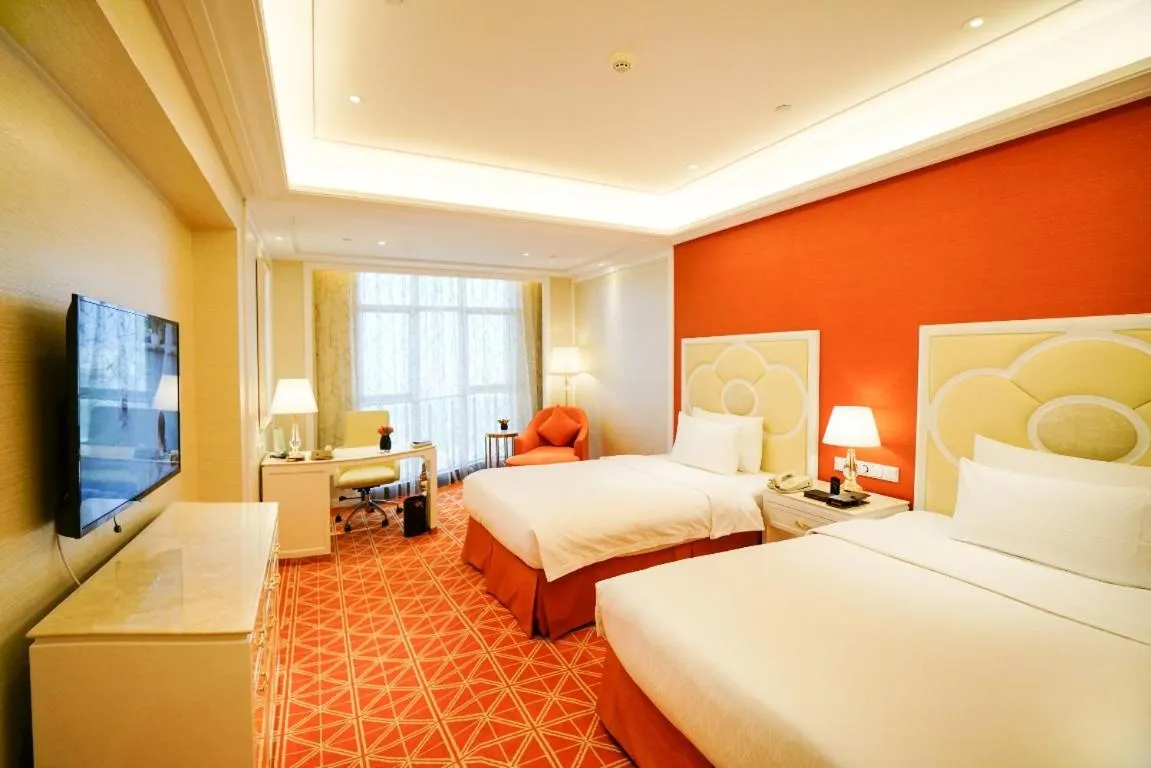 Bed in Wyndham Grand Plaza Royale Ningbo