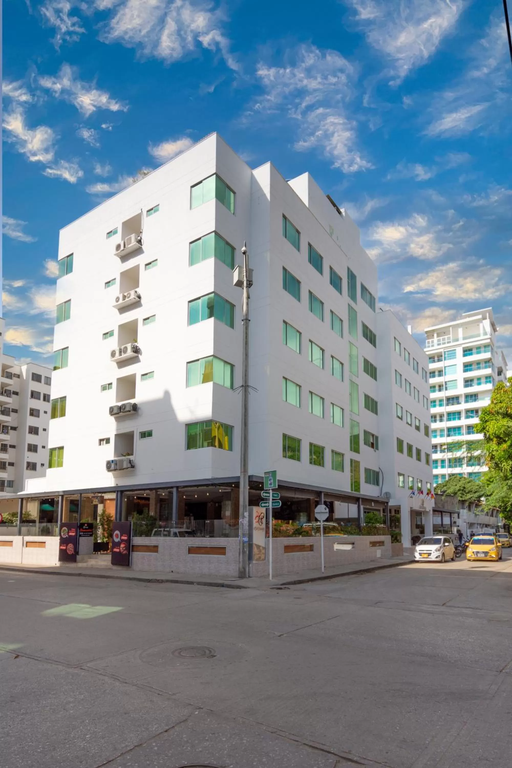 Property building in Hotel Portobahia Santa Marta Rodadero
