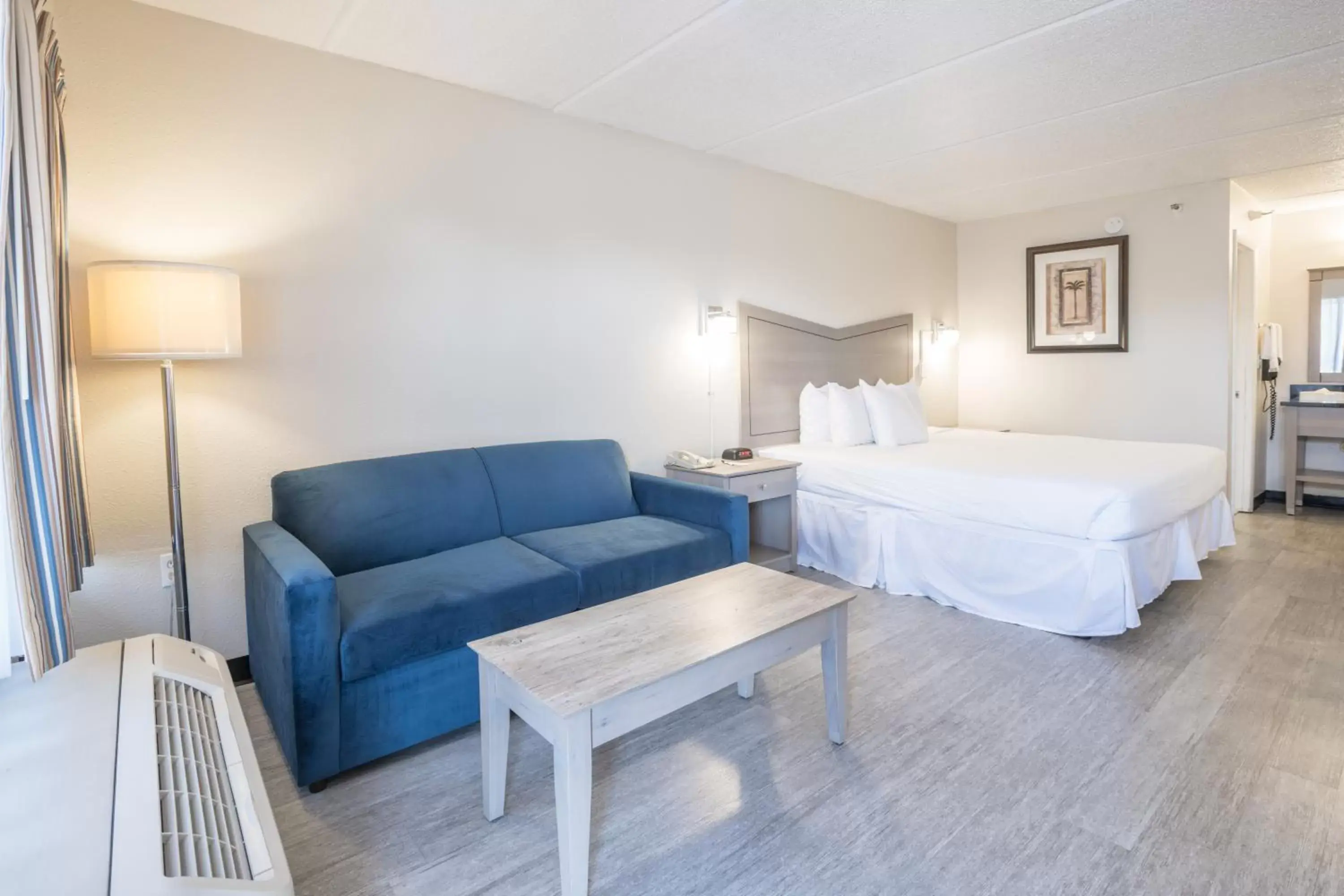 King Room with Pool View in Ocean Coast Hotel at the Beach Amelia Island King Room with Pool View in Ocean Coast Hotel at the Beach Amelia Island