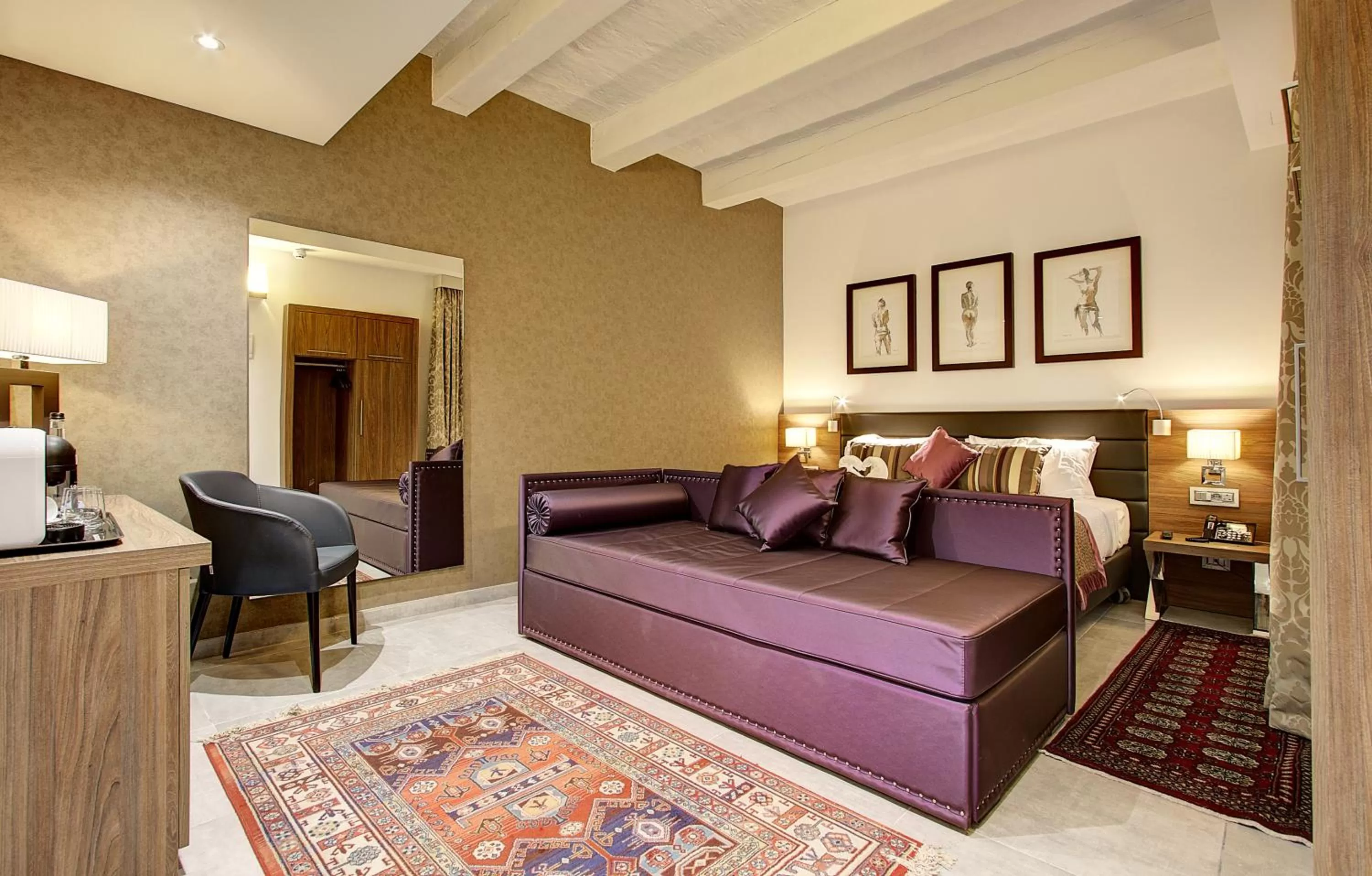 Bed in Palazzo Paolina Boutique Hotel