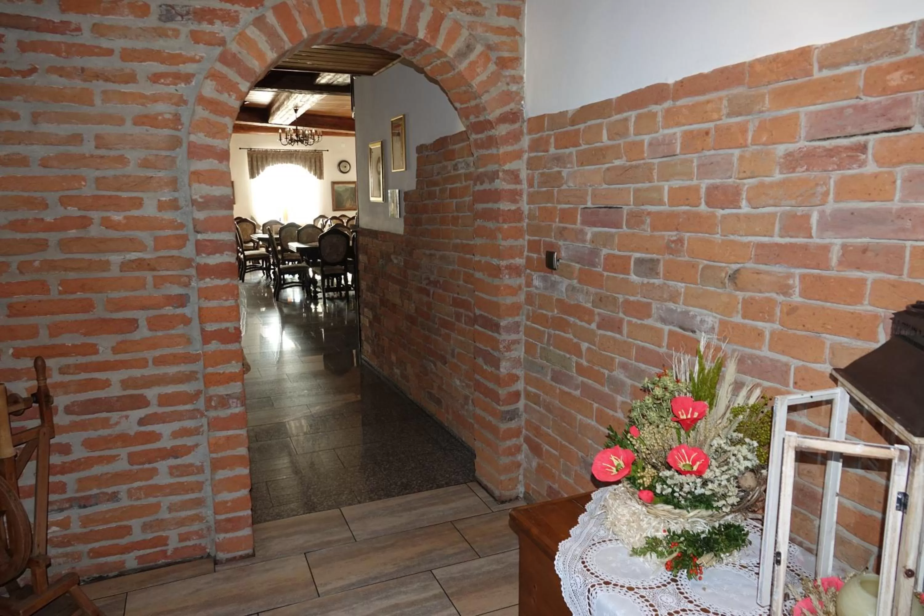 Restaurant/places to eat in Gościniec Dworski w Ropie