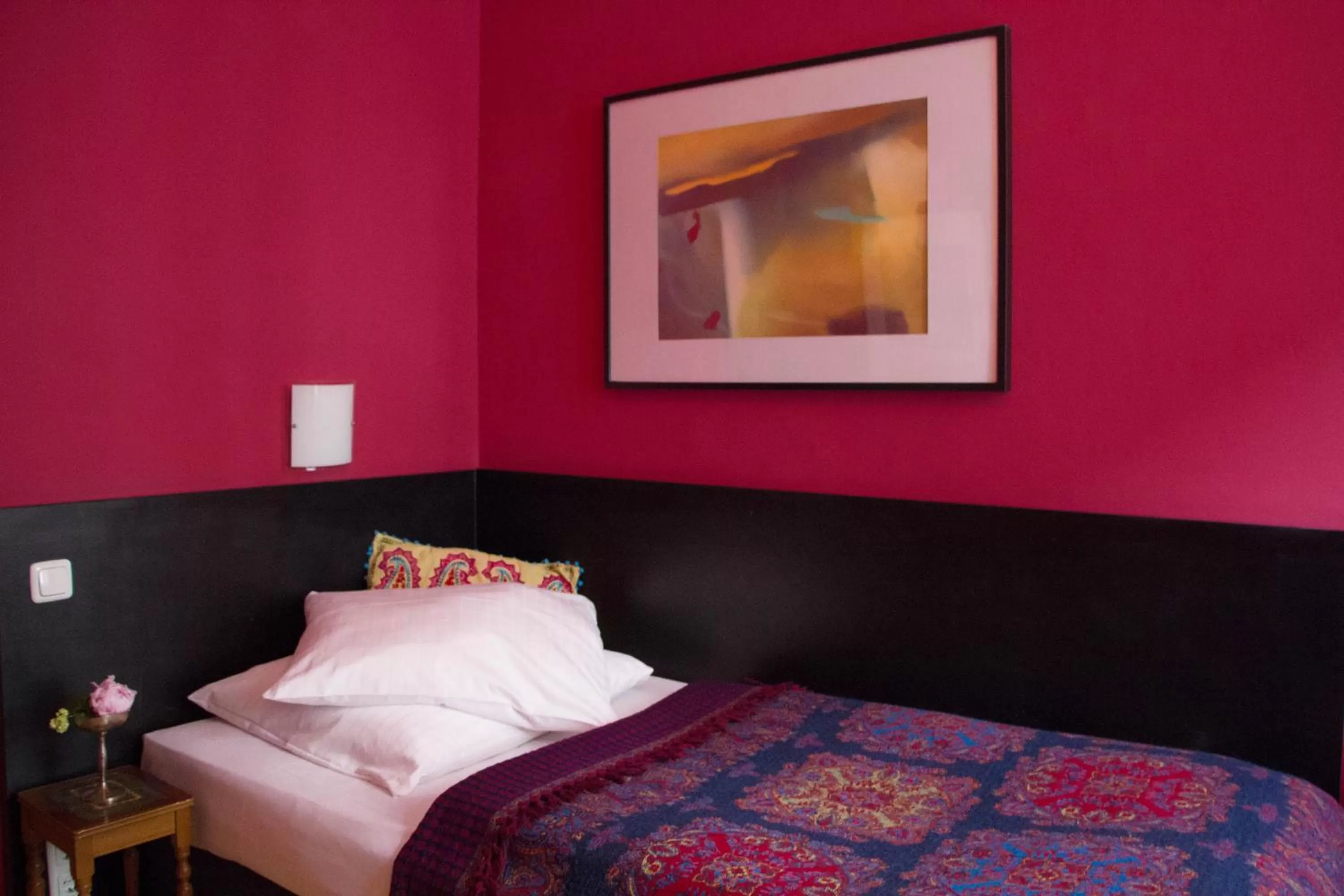 Photo of the whole room, Bed in das HOTEL in München