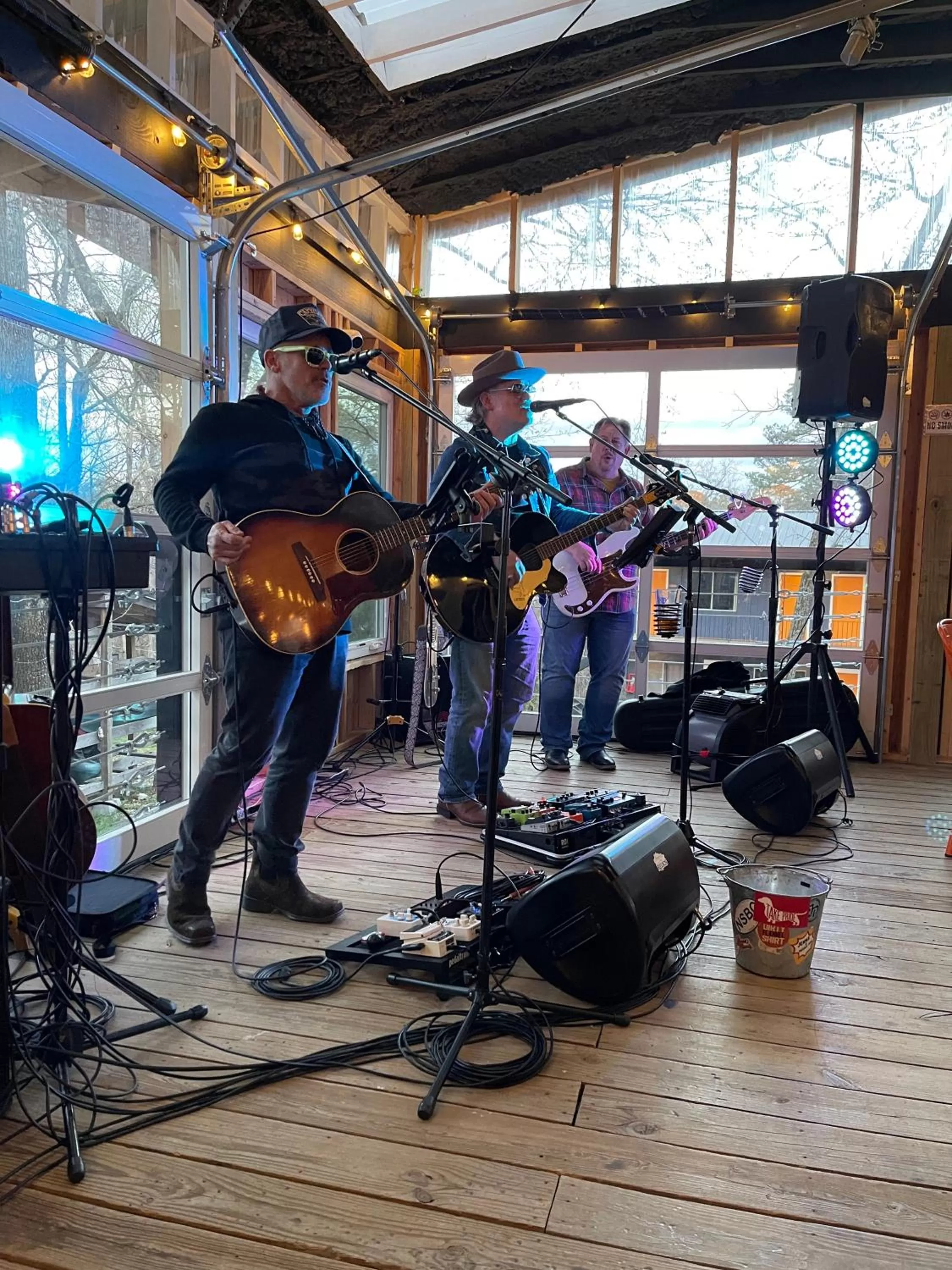 Evening entertainment in The Wanderoo Lodge