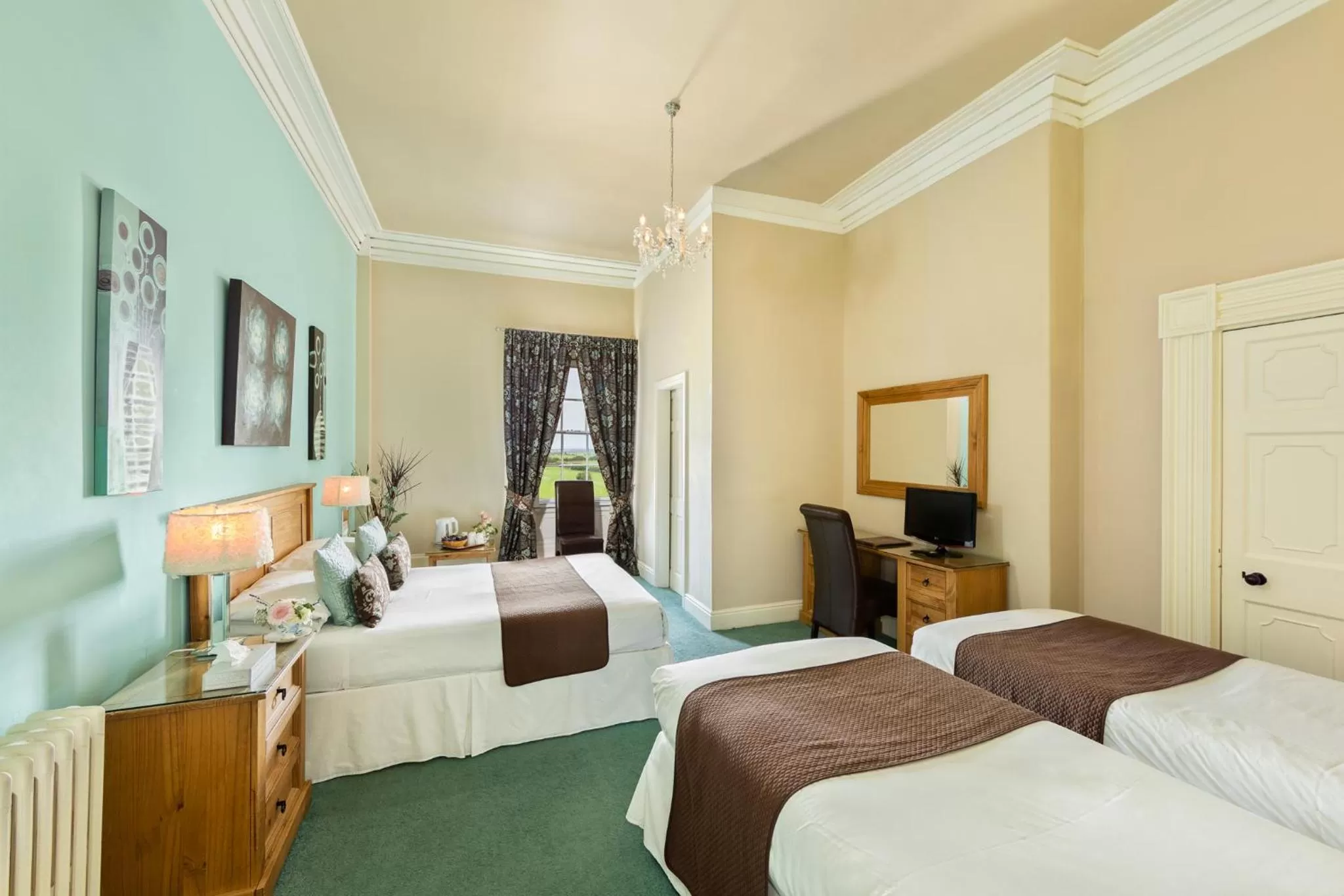 Bedroom, Bed in The Greenhill Hotel