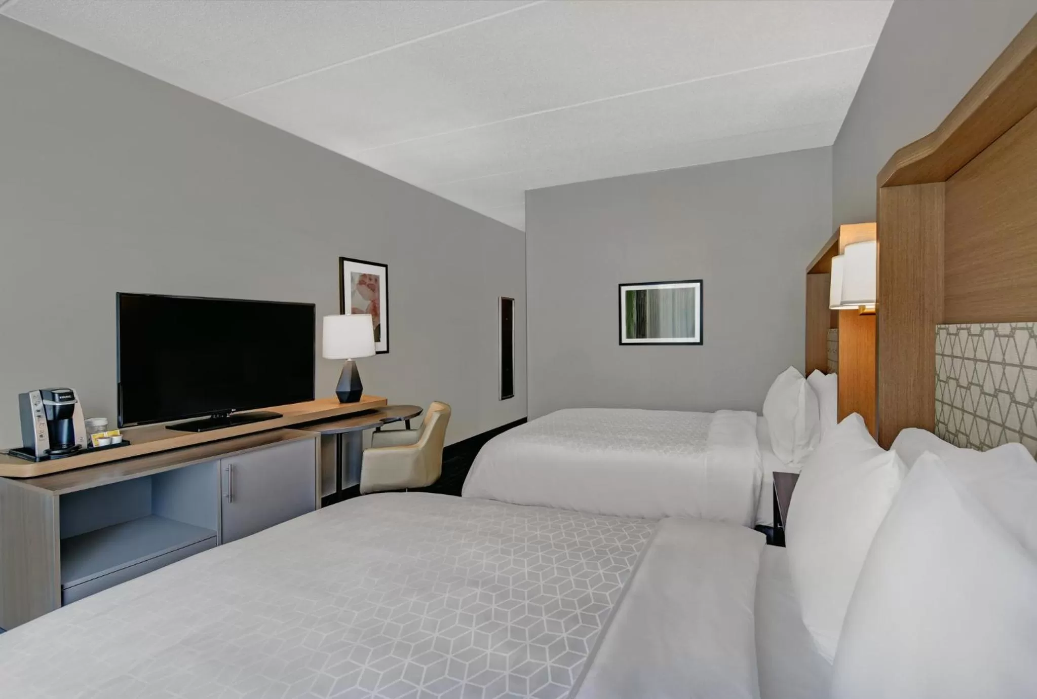Photo of the whole room, Bed in Holiday Inn Philadelphia-Cherry Hill by IHG