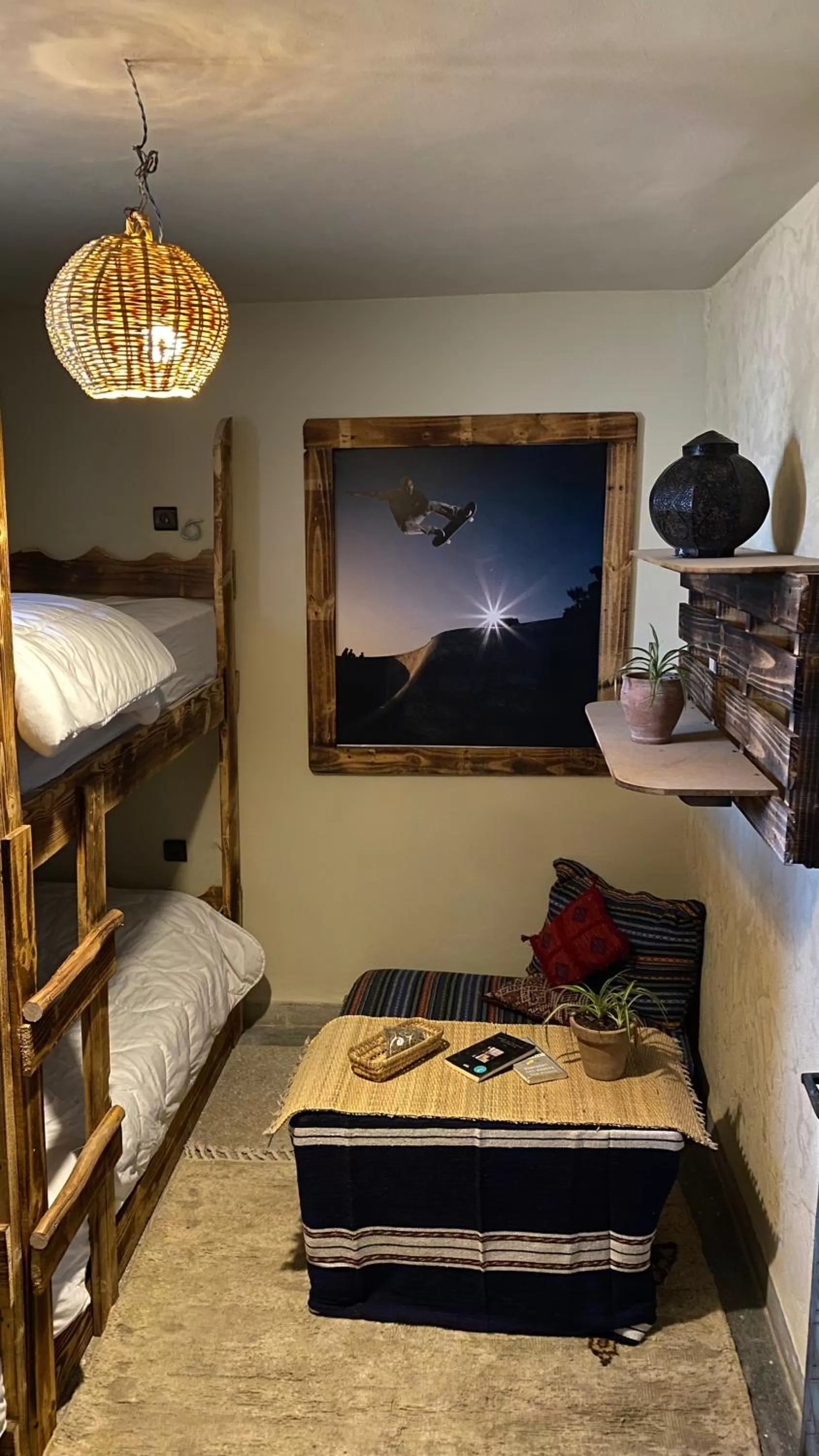 Seating area, TV/Entertainment Center in Anza surfhouse