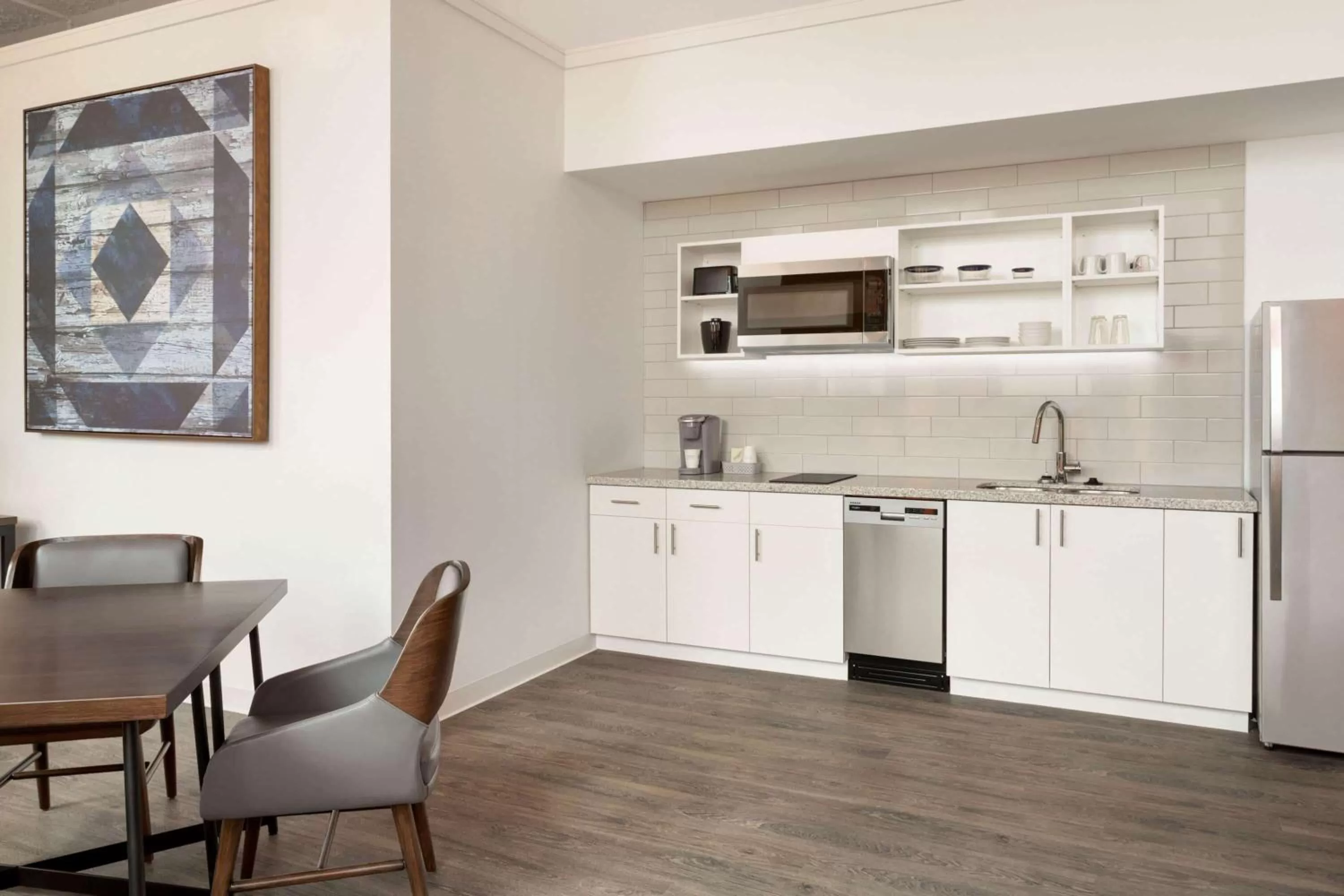 Kitchen or kitchenette in Leavenworth Local Hotel