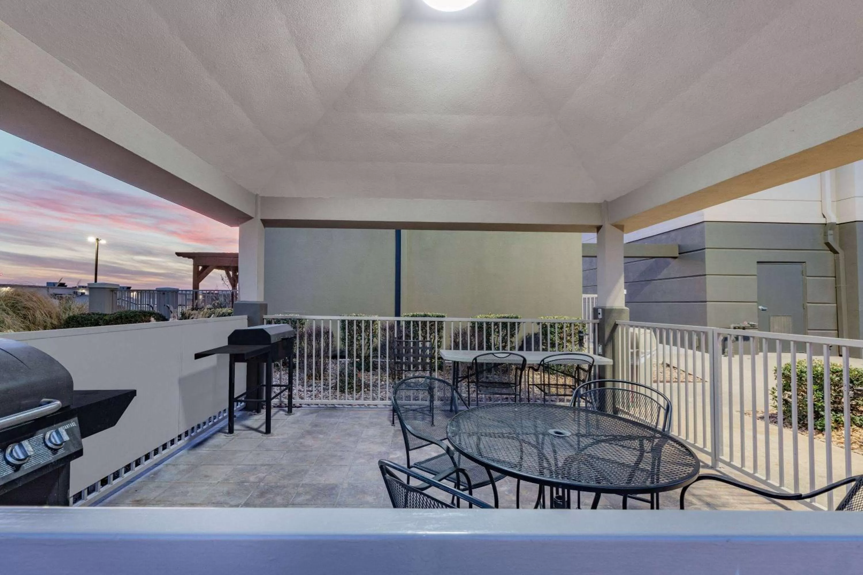 Property building in Hawthorn Extended Stay by Wyndham Ardmore