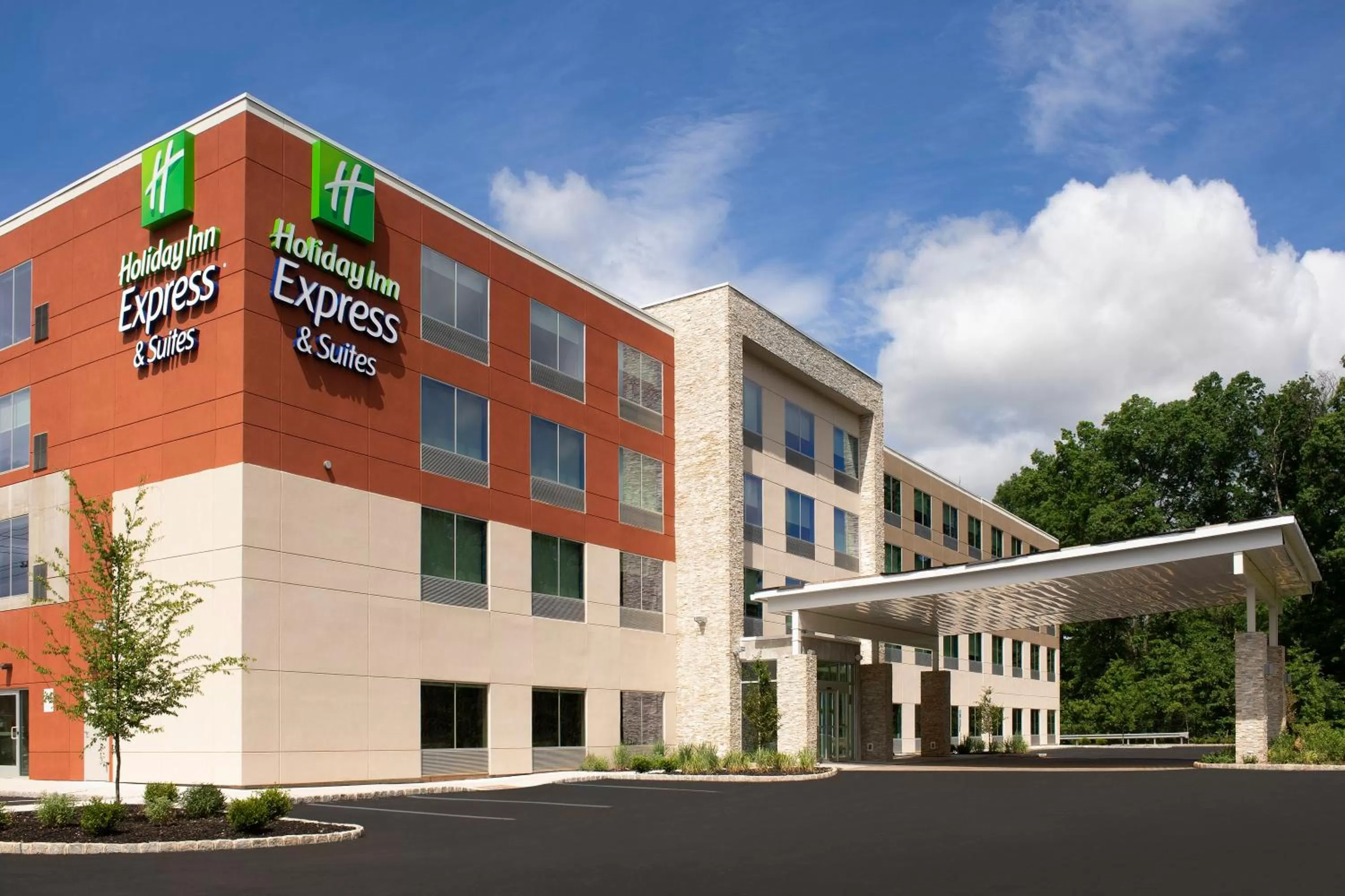 Property building in Holiday Inn Express & Suites Kingsland I-95-Naval Base Area by IHG