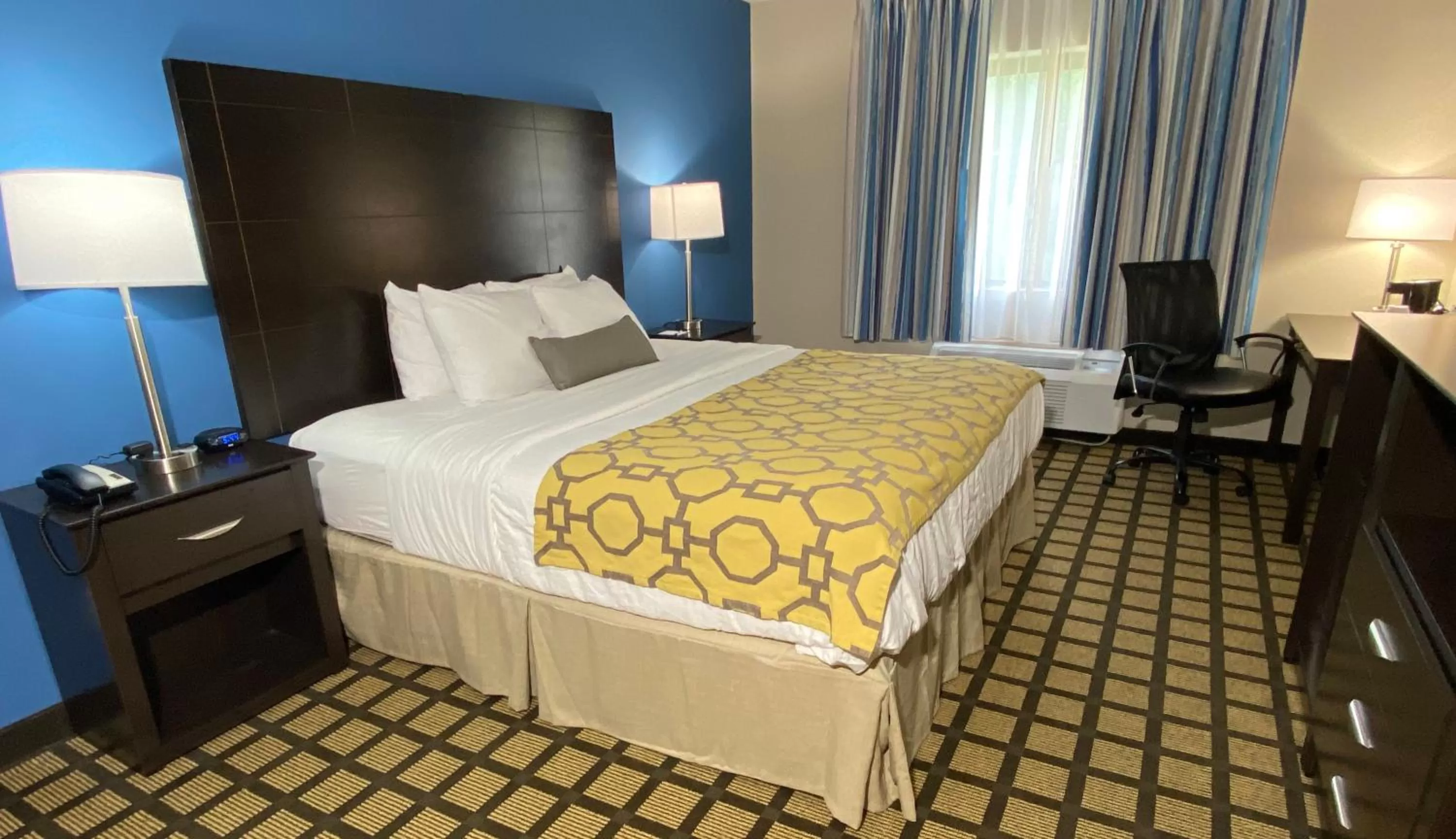 Bed in Baymont by Wyndham Latham Albany Airport