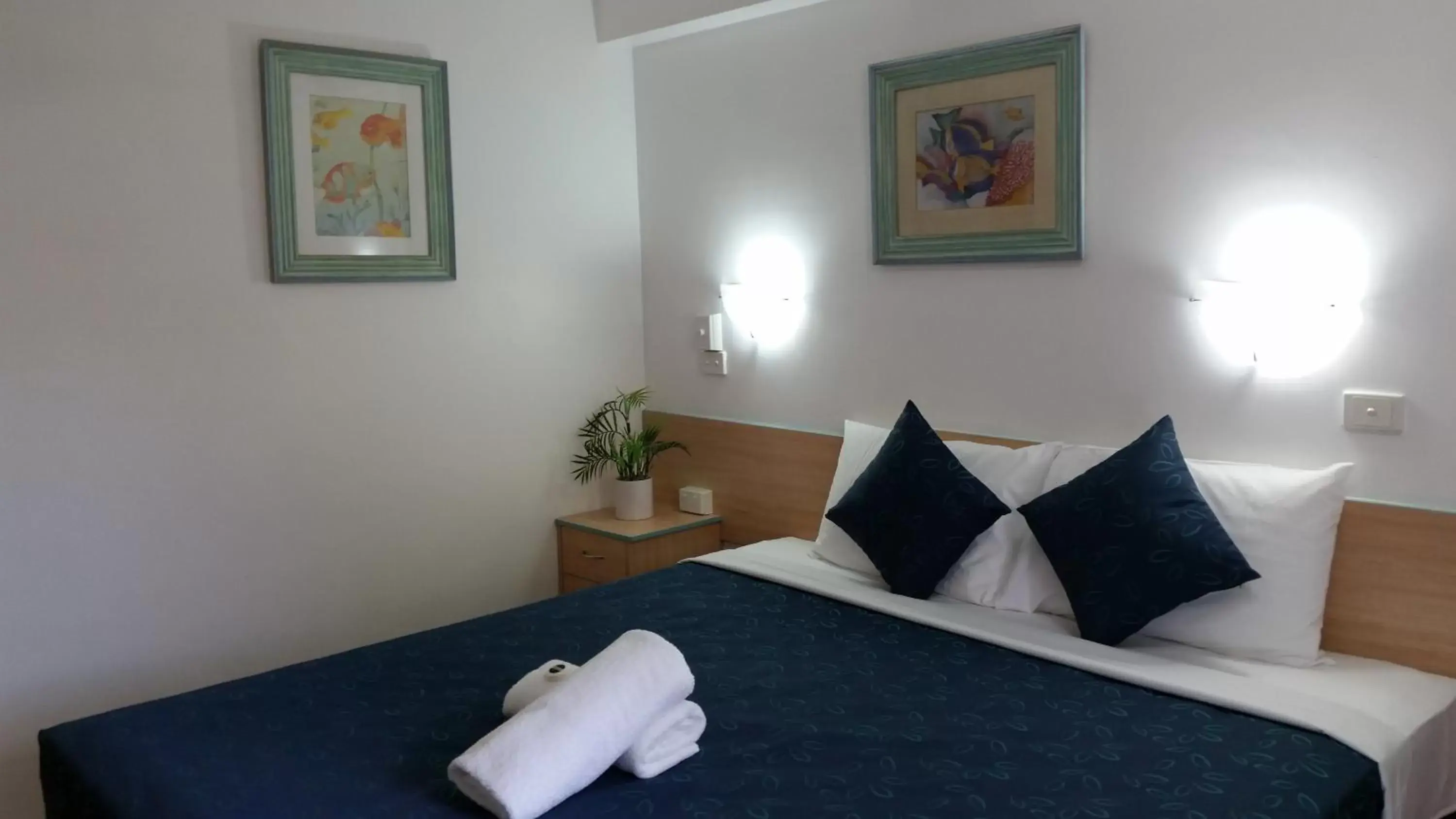 Standard Triple Room in Cairns Gateway Resort Standard Triple Room in Cairns Gateway Resort