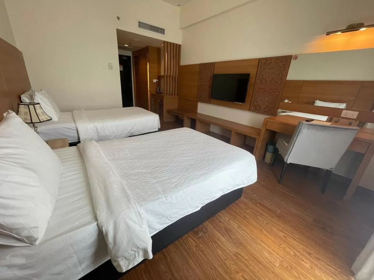 Bed in Swan Garden Hotel