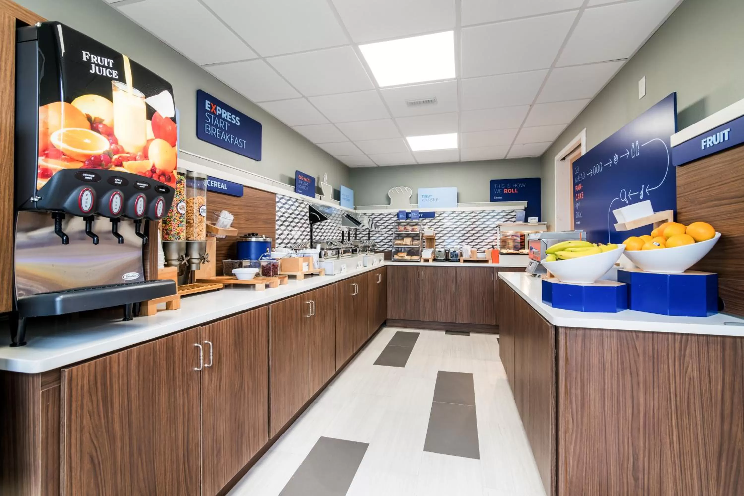 Breakfast in Holiday Inn Express - Plymouth by IHG