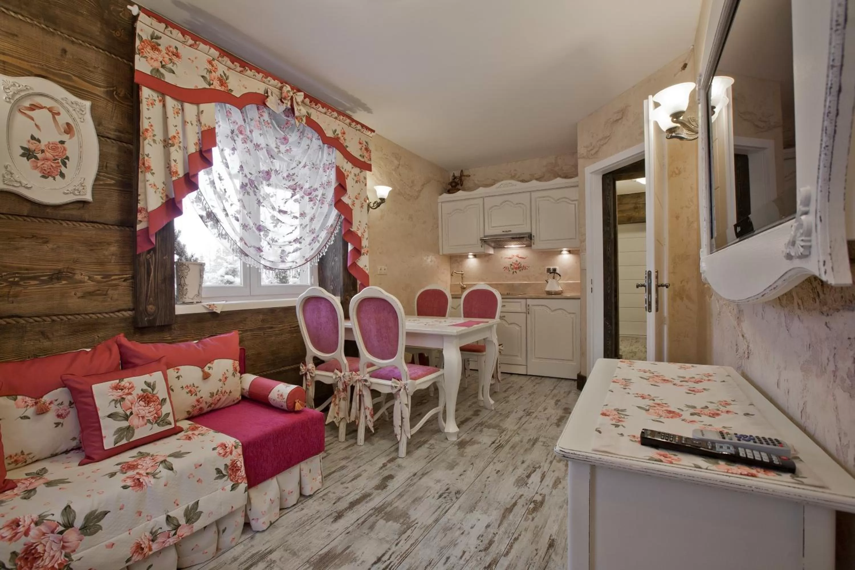 Kitchen or kitchenette in Leśny Dworek Zakopane