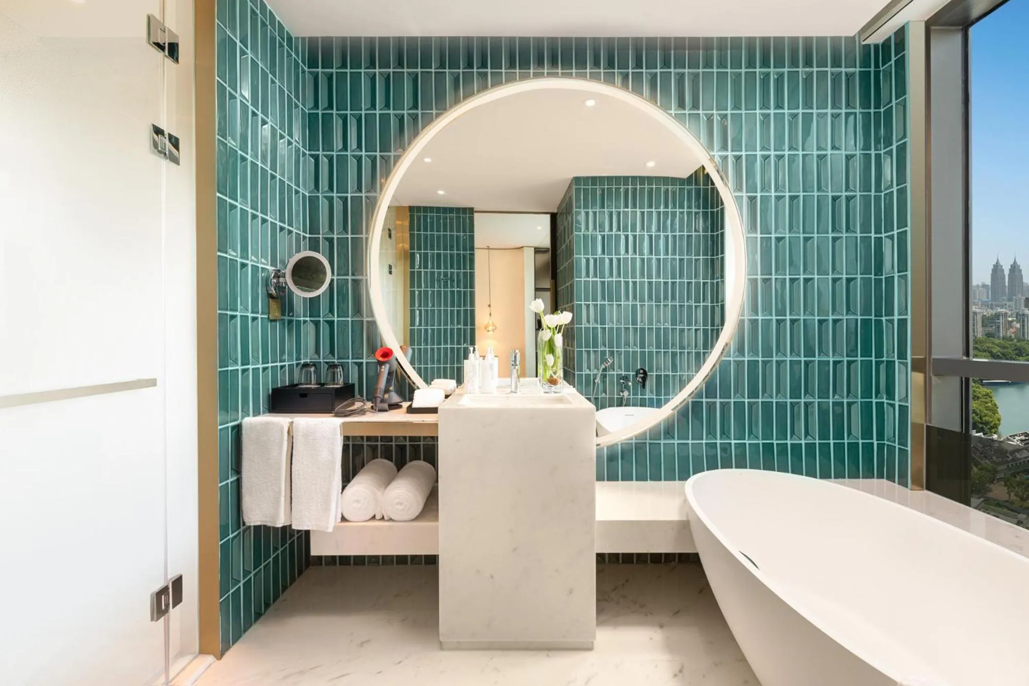 Bathroom in HUALUXE Shanghai Changfeng Park - Park Lake View