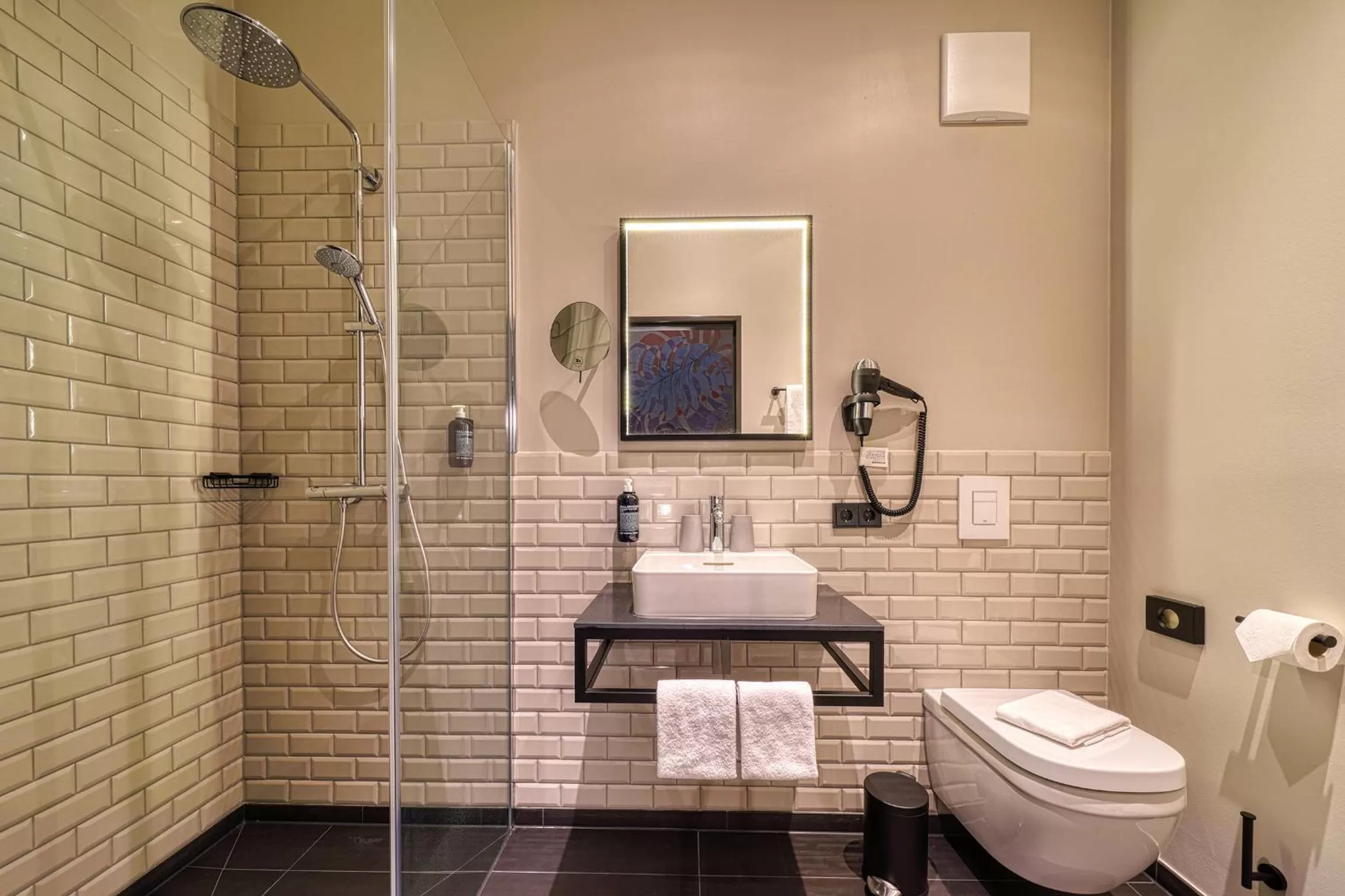 Bathroom in Vienna House Easy by Wyndham Bonn City