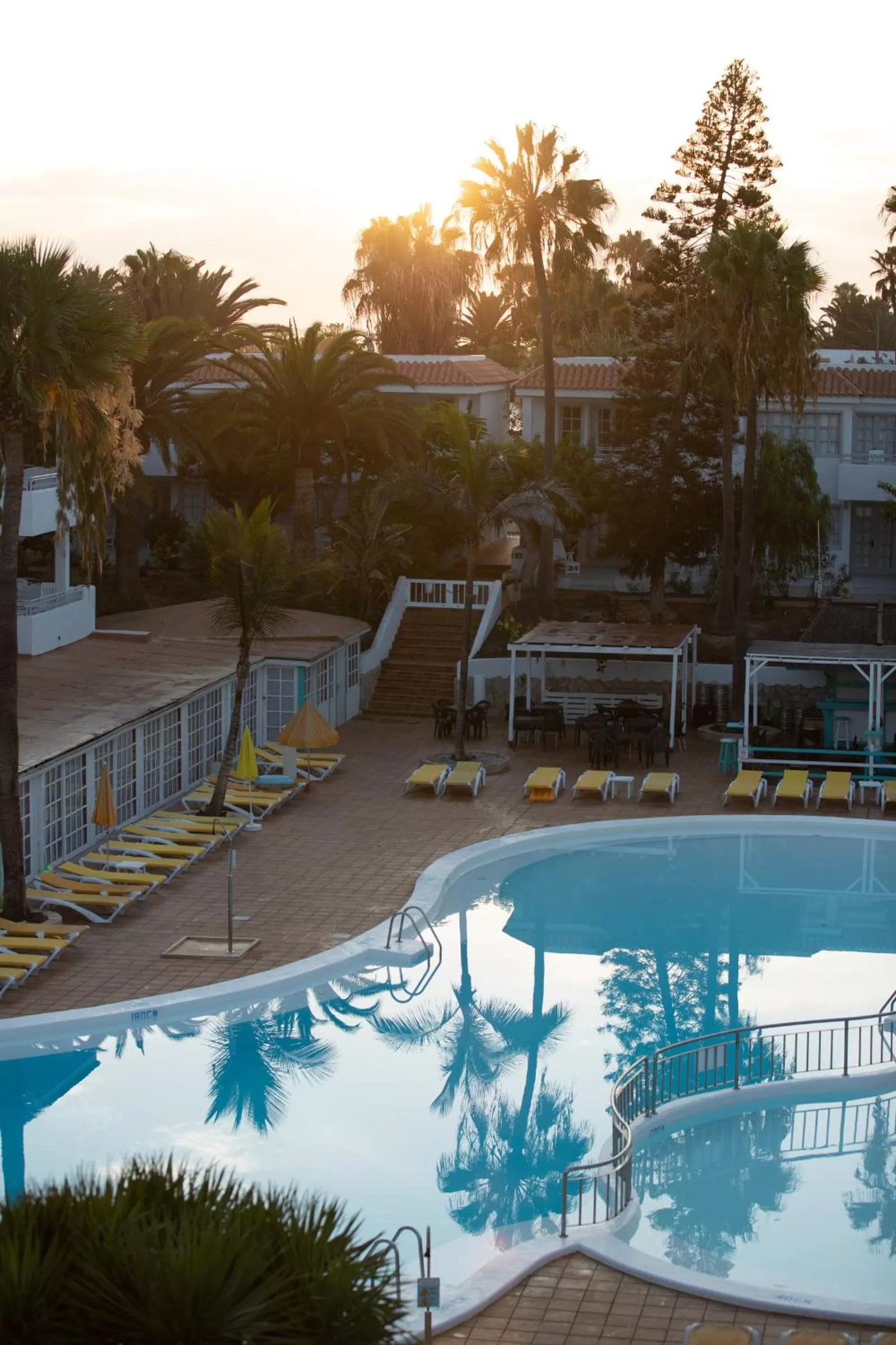 Pool view in Fuentepark Apartments