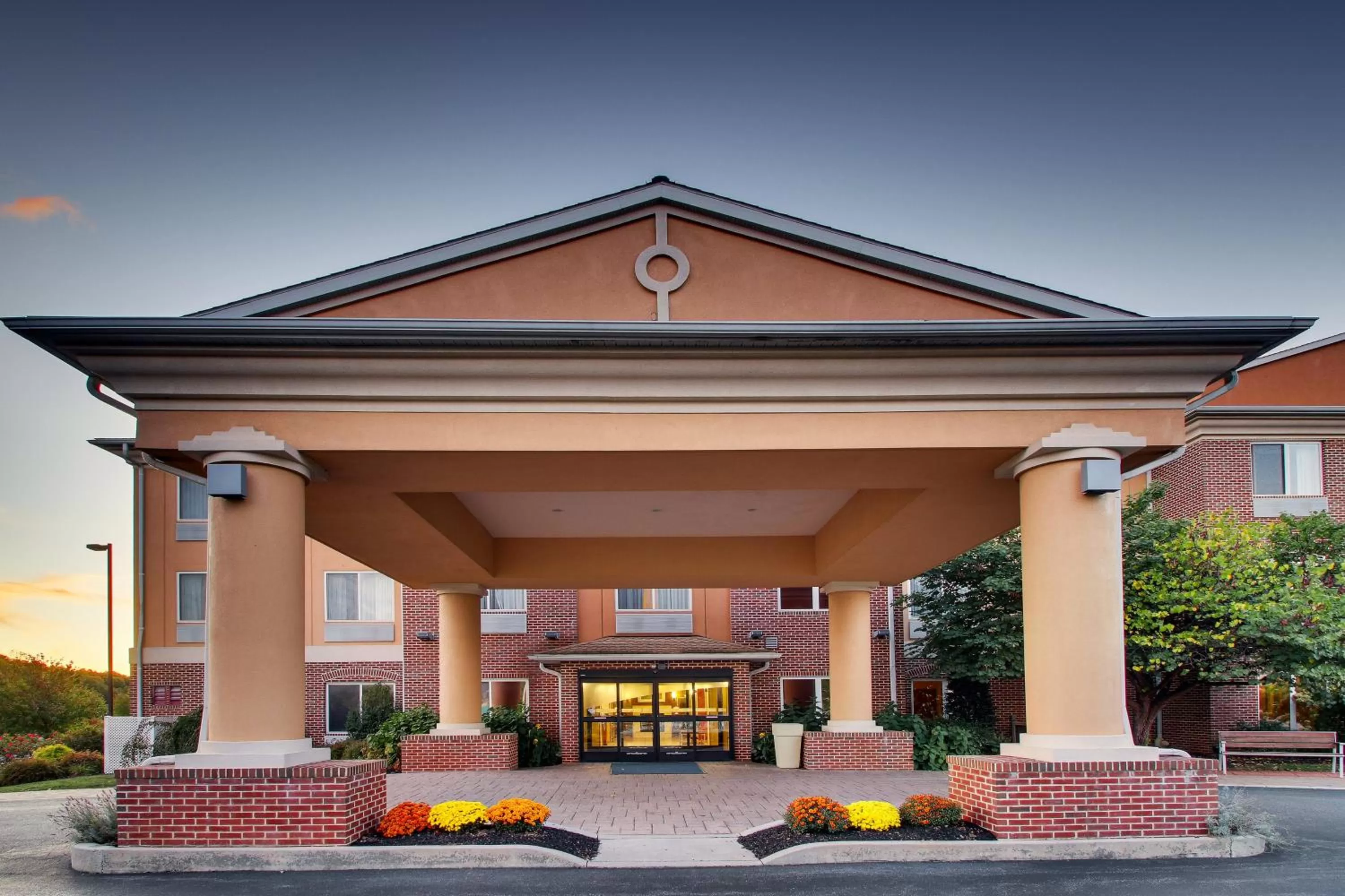 Property building in Holiday Inn Express Hotel & Suites Lancaster-Lititz by IHG