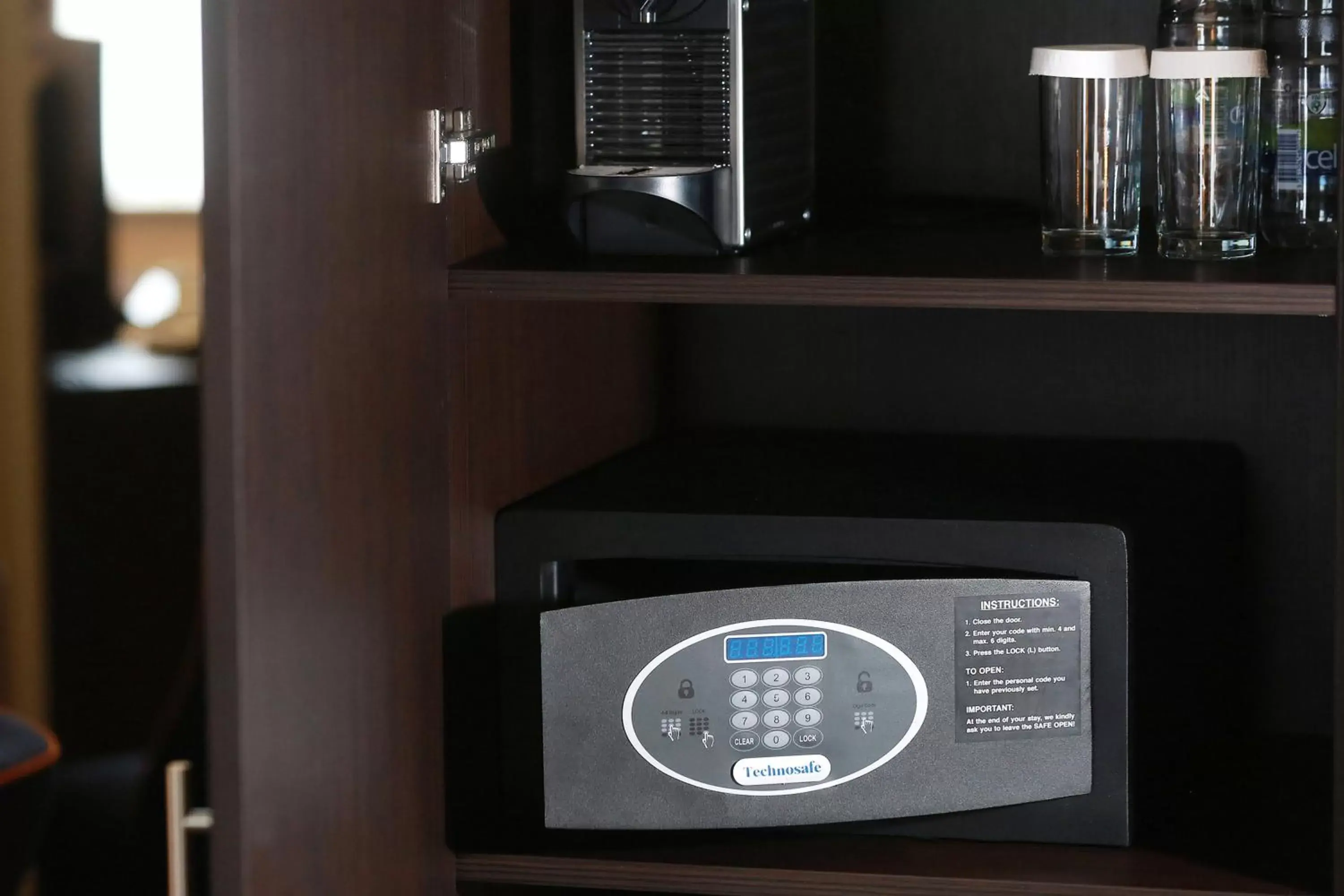 Standard Room in Holiday Inn Belfast by IHG Standard Room in Holiday Inn Belfast by IHG