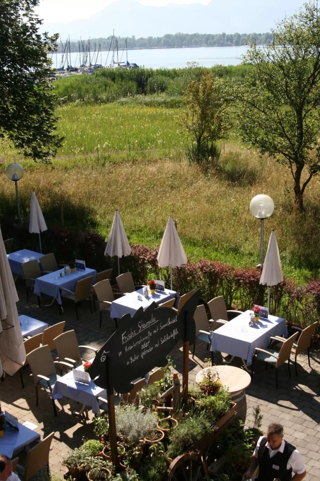 Restaurant/places to eat in Zum Fischer am See ***S
