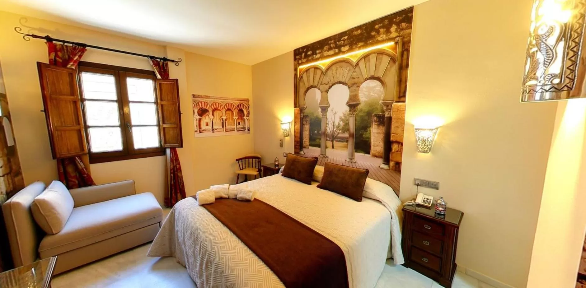 Photo of the whole room, Bed in Hotel Casa Museo de la Mezquita