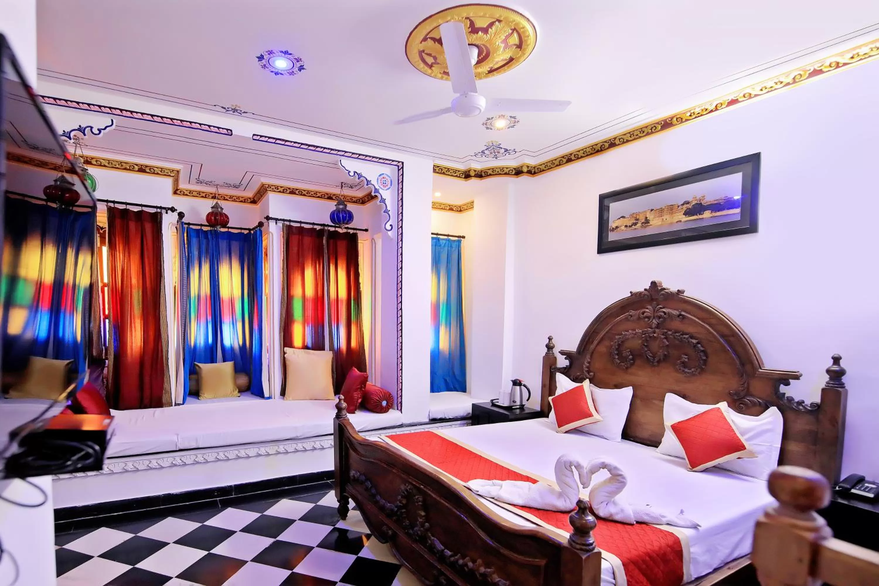 Bed in Hotel Panorama Haveli