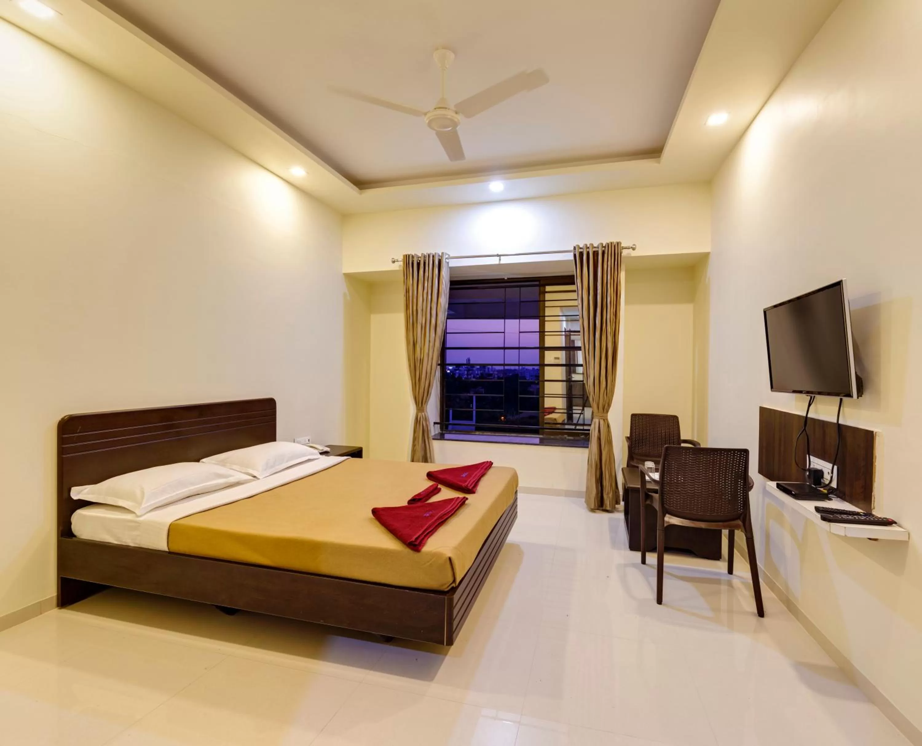 Bedroom in Hotel Galaxy Inn Kolhapur