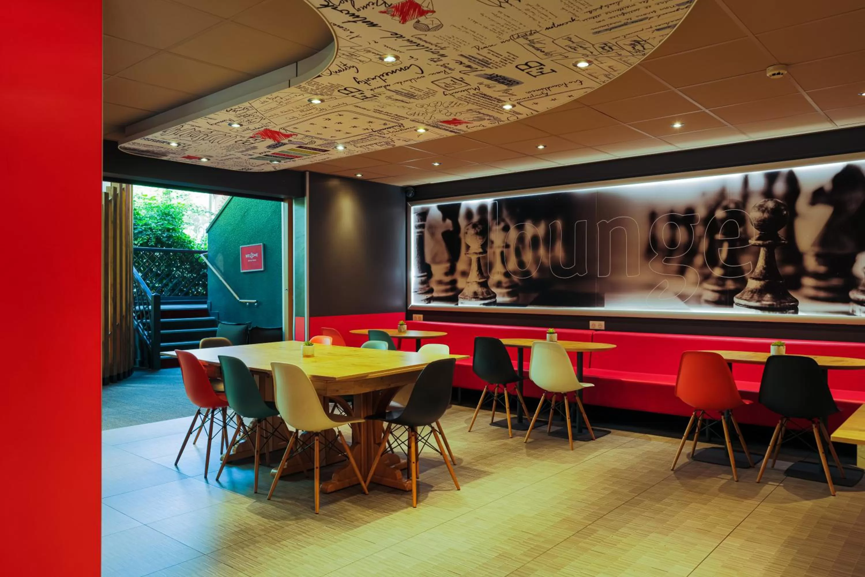 Restaurant/places to eat in ibis Lyon Nord