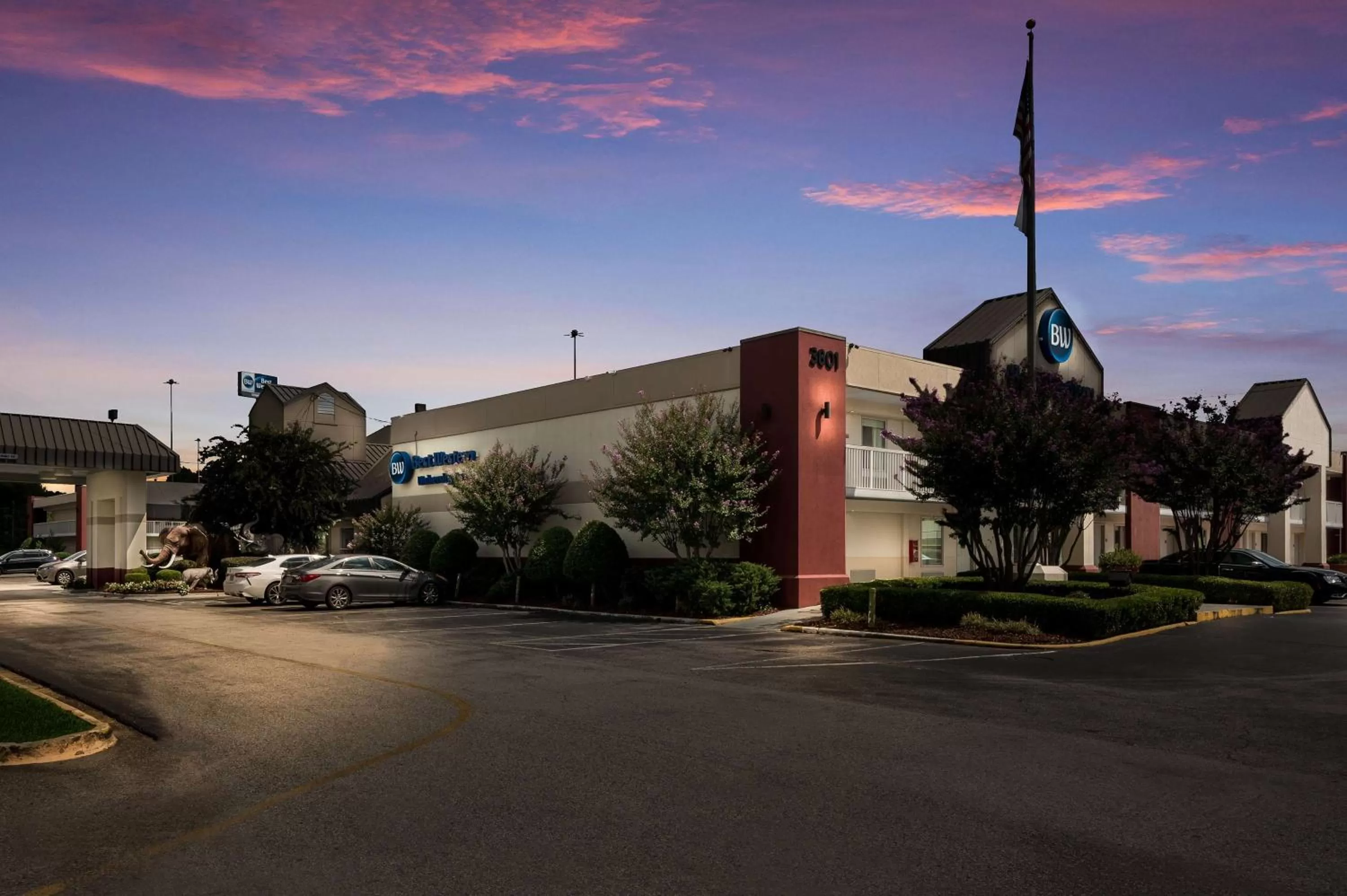 Property building in Best Western University Inn