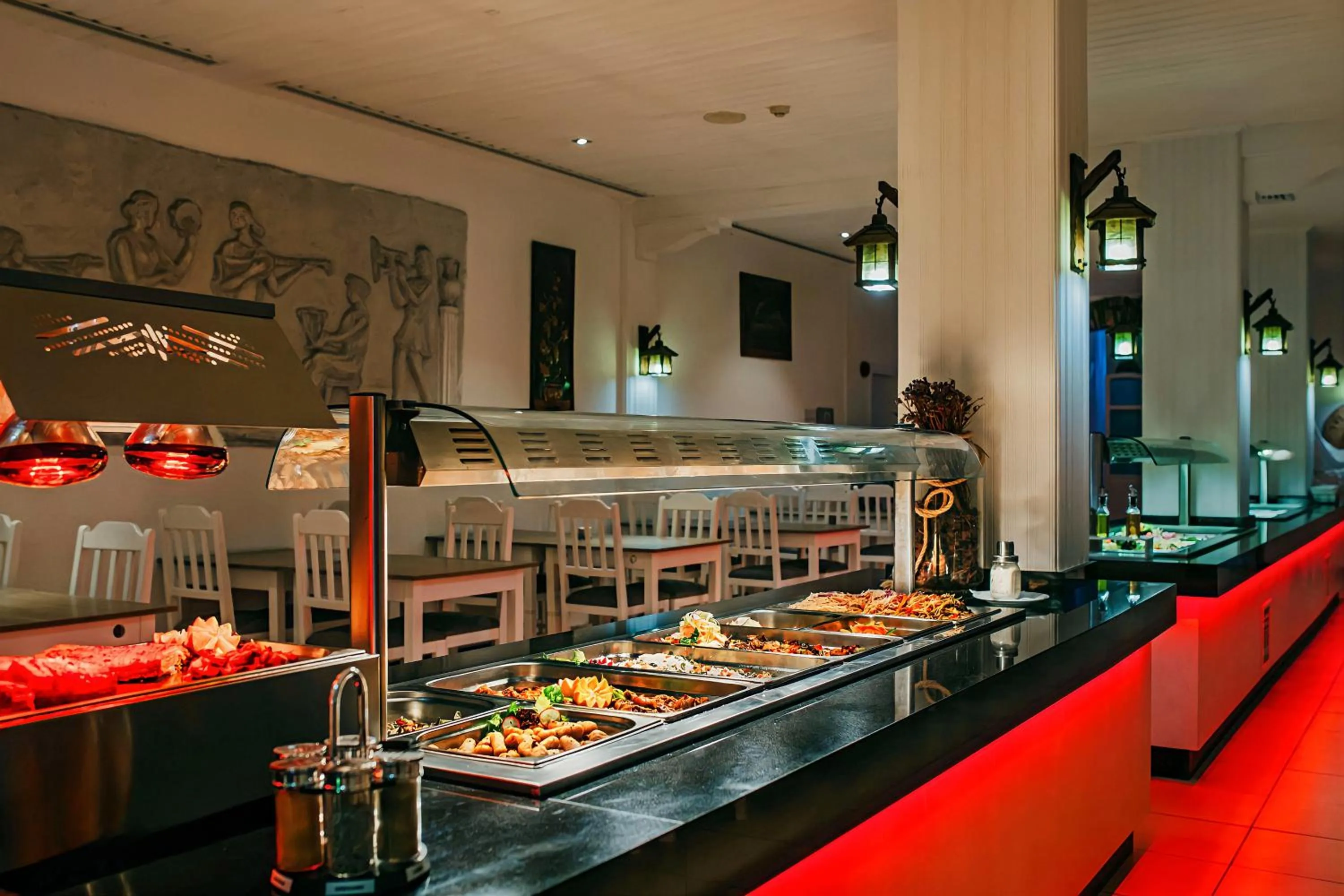 Restaurant/places to eat in Sveltos Hotel