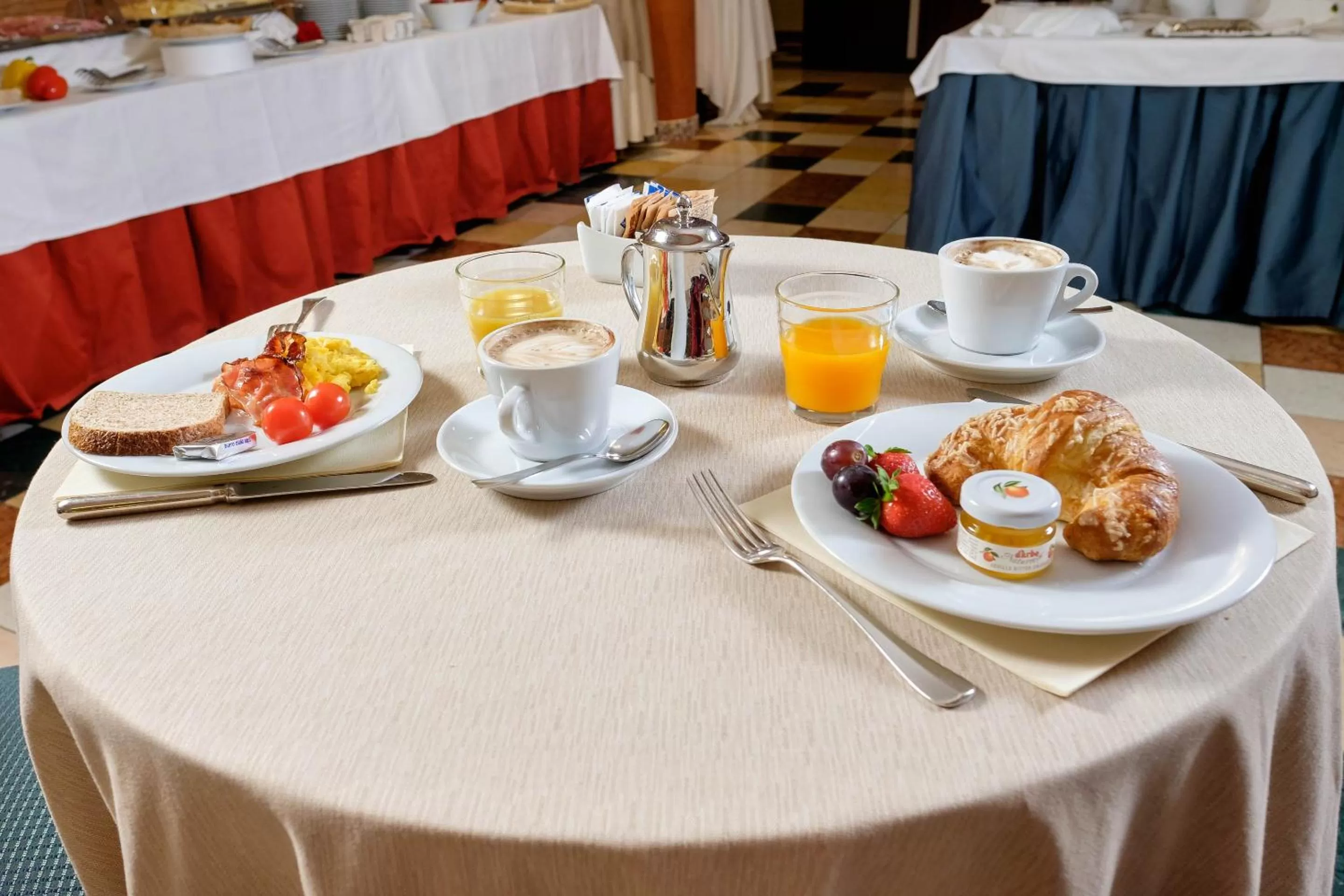 Buffet breakfast in Hotel Villa Malaspina