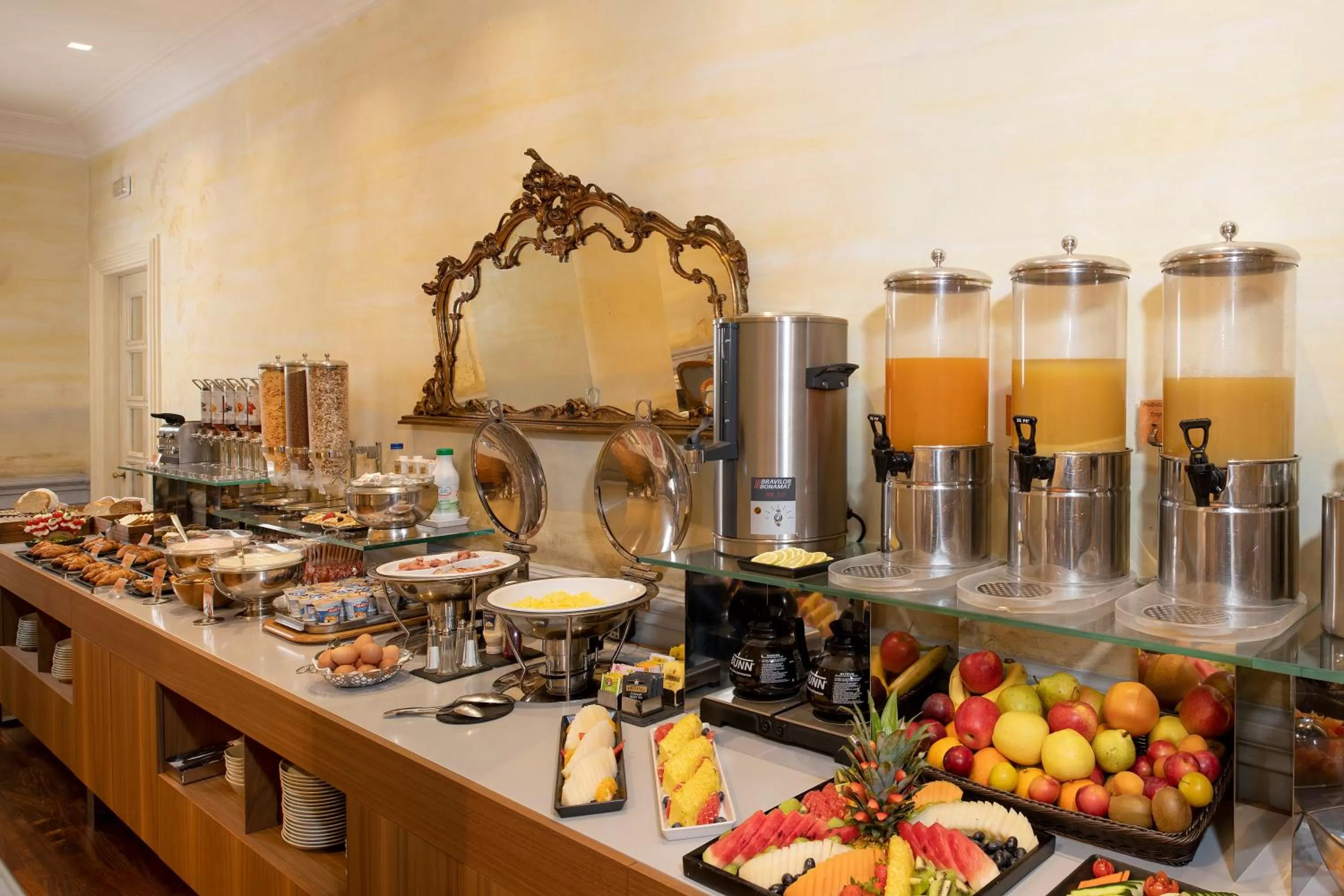 Breakfast in Alpi Hotel