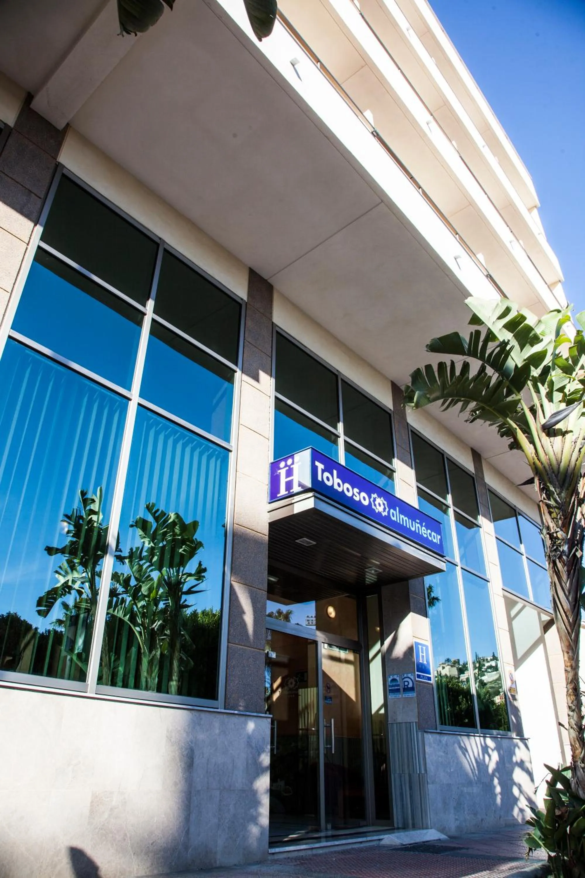 Facade/entrance in Hotel Toboso Almuñécar