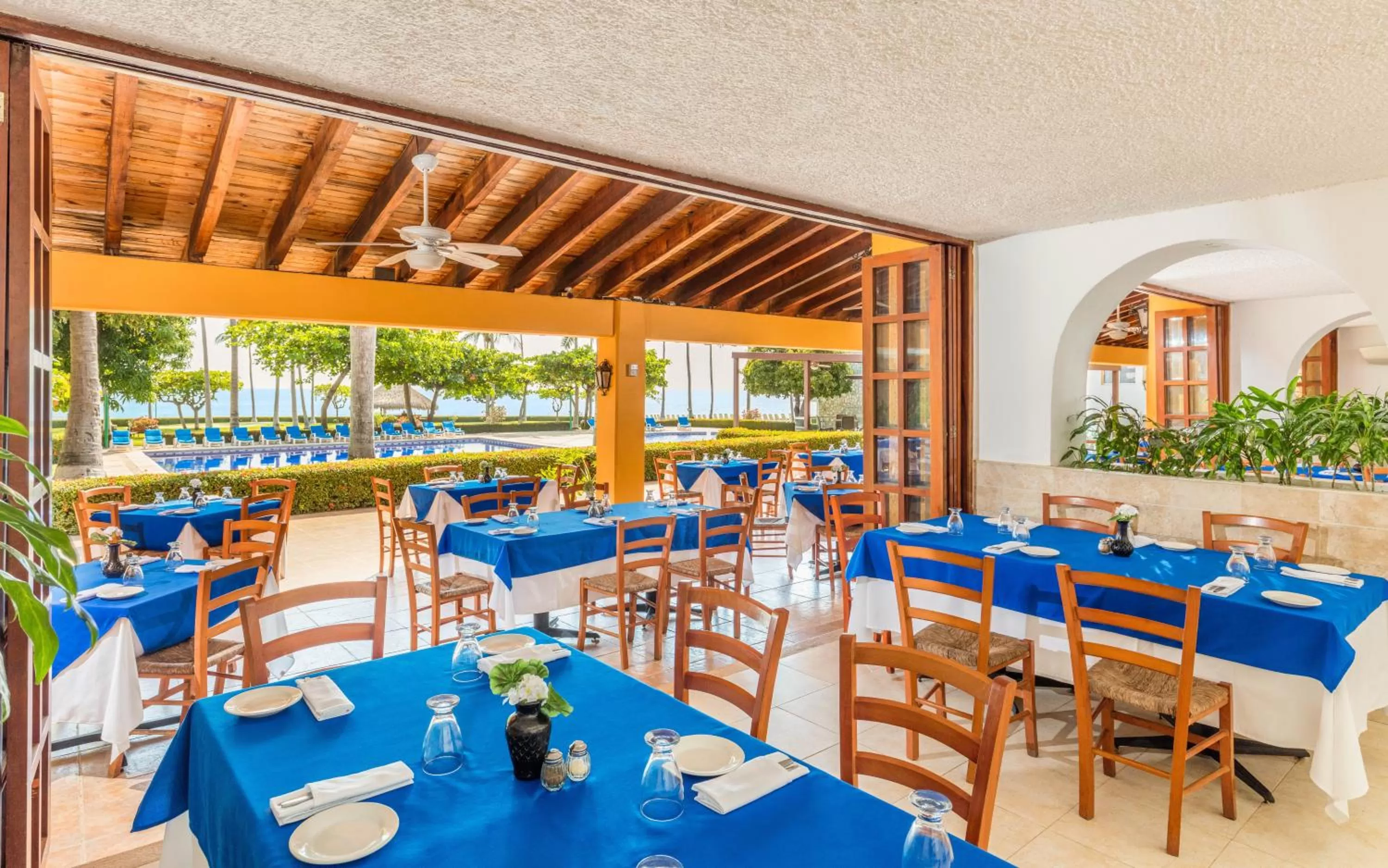 Restaurant/places to eat in Posada Real Puerto Escondido