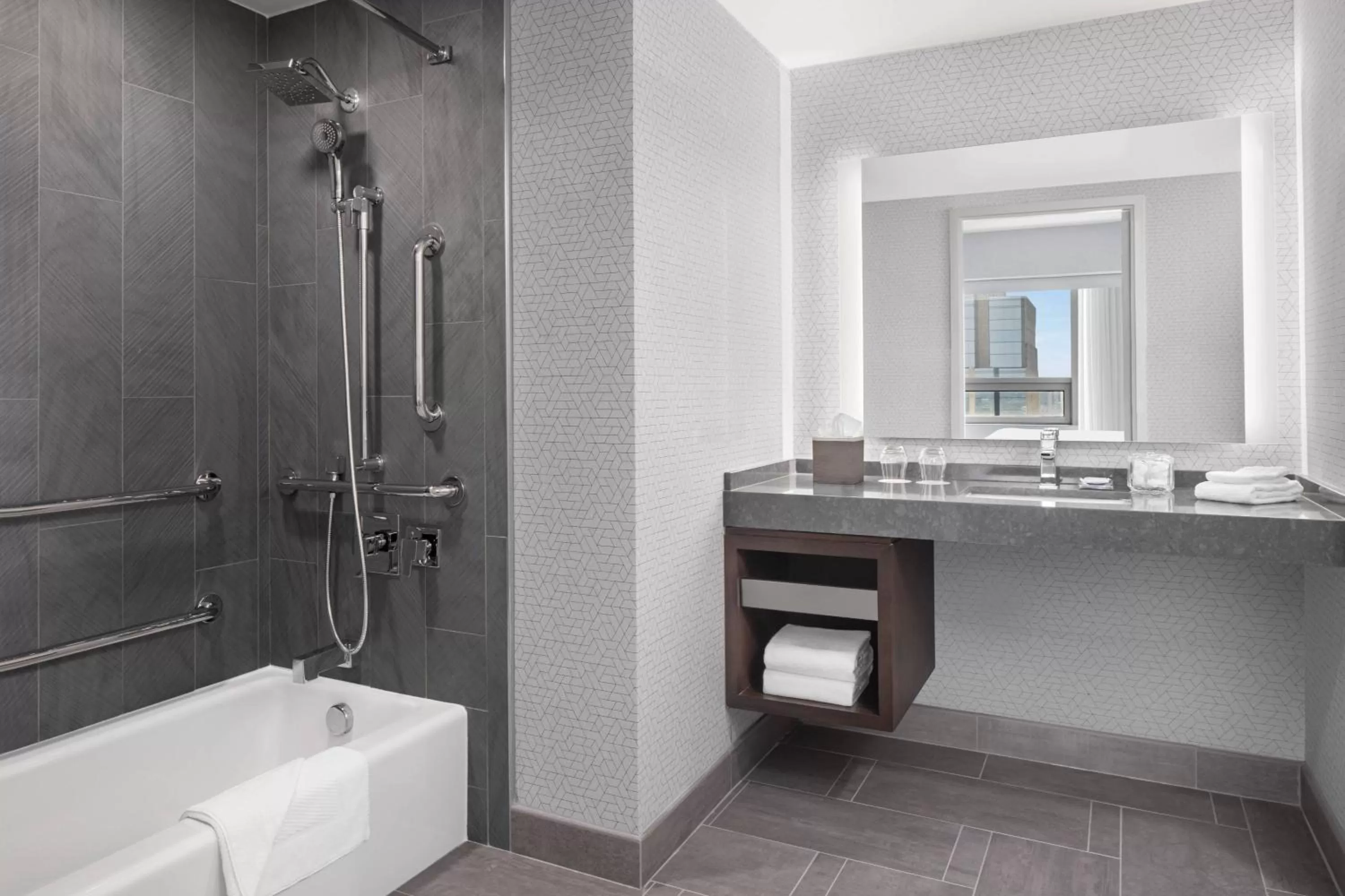 Bathroom in Minneapolis Marriott City Center