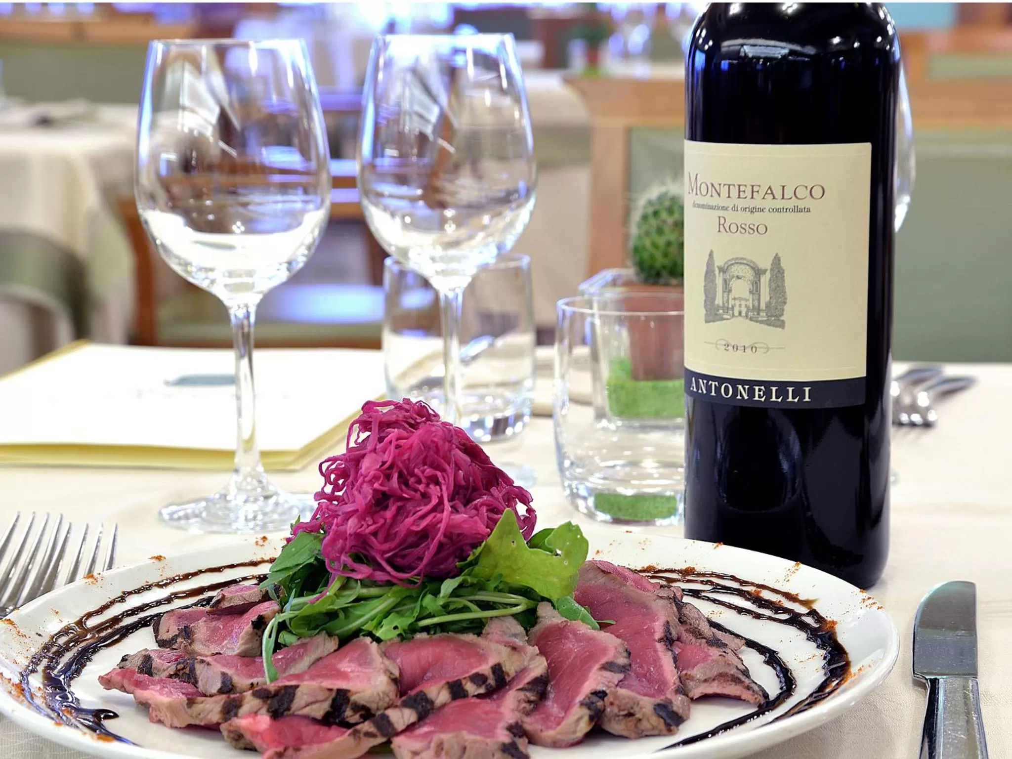 Restaurant/places to eat in Sangallo Palace