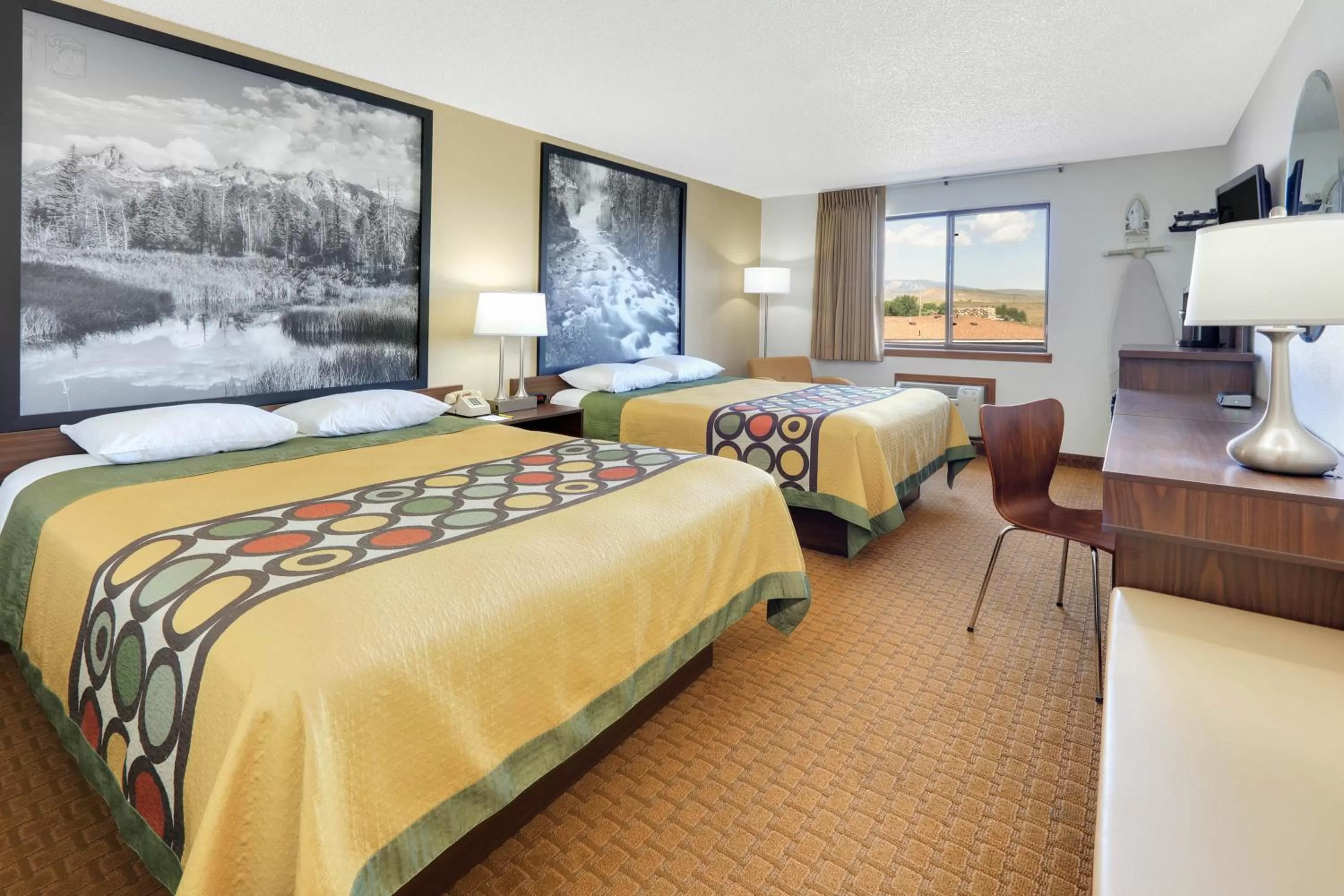 Photo of the whole room, Bed in Super 8 by Wyndham Cody