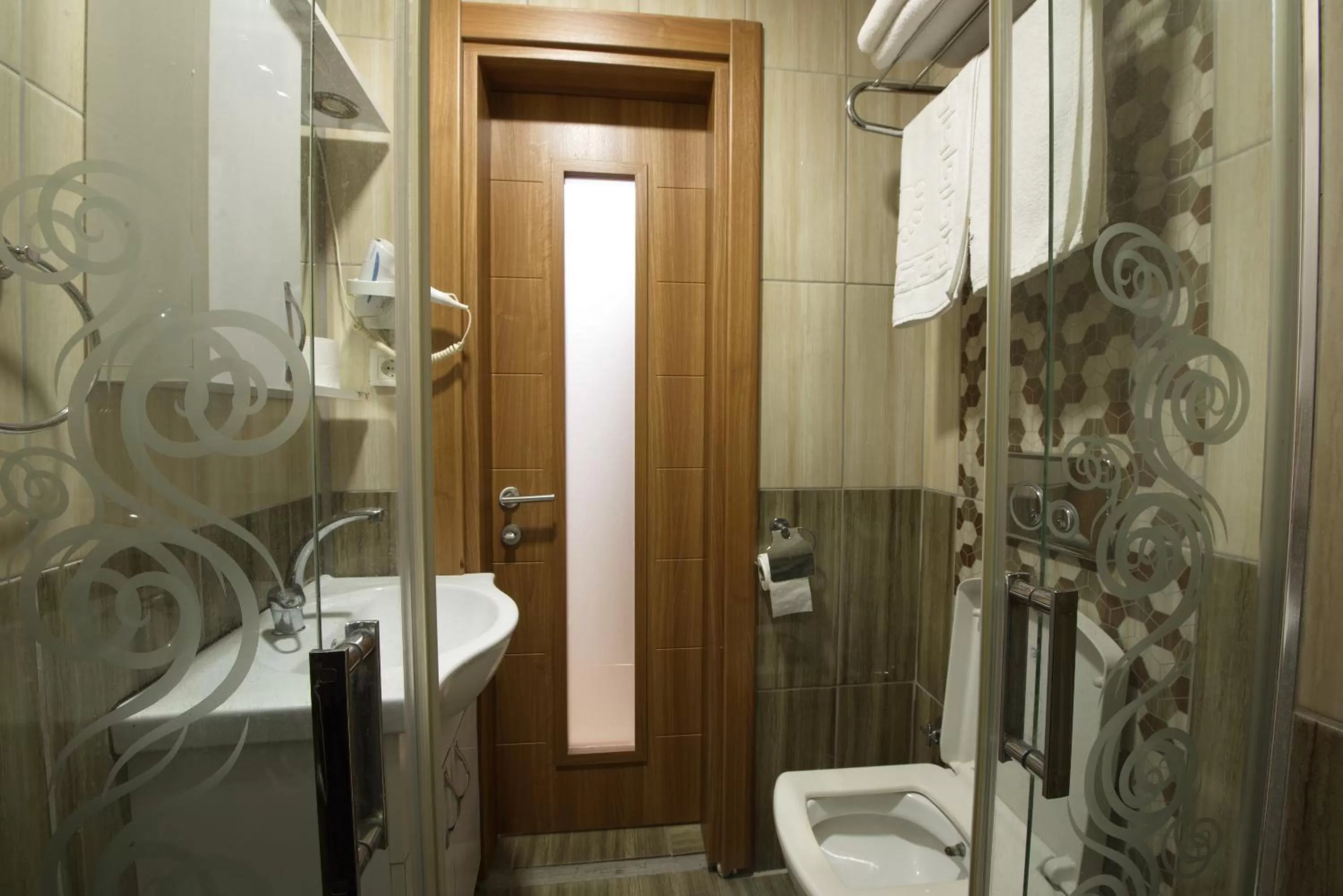 Shower in Istanbul Sirkeci Hotel